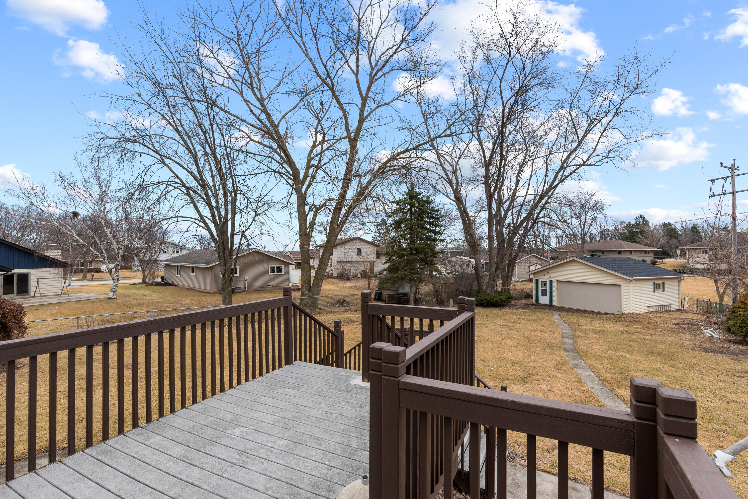 555 E Golden Ln