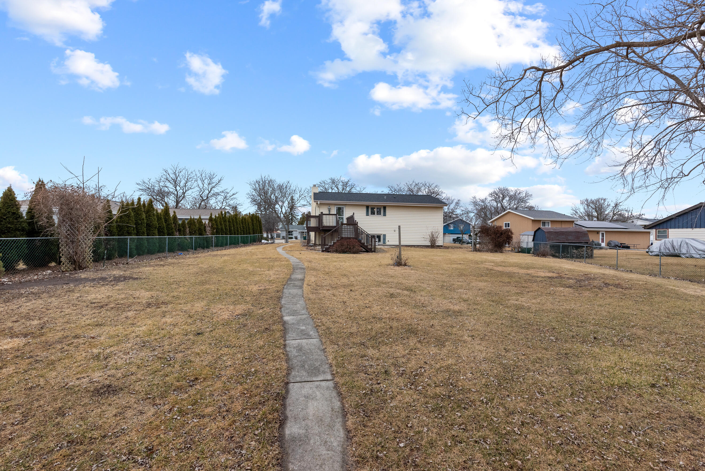 555 E Golden Ln