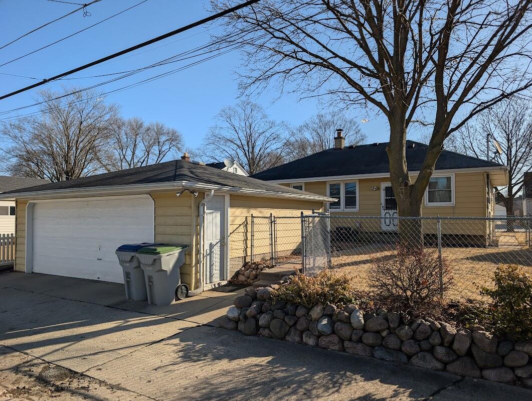 3629 N 97th Pl