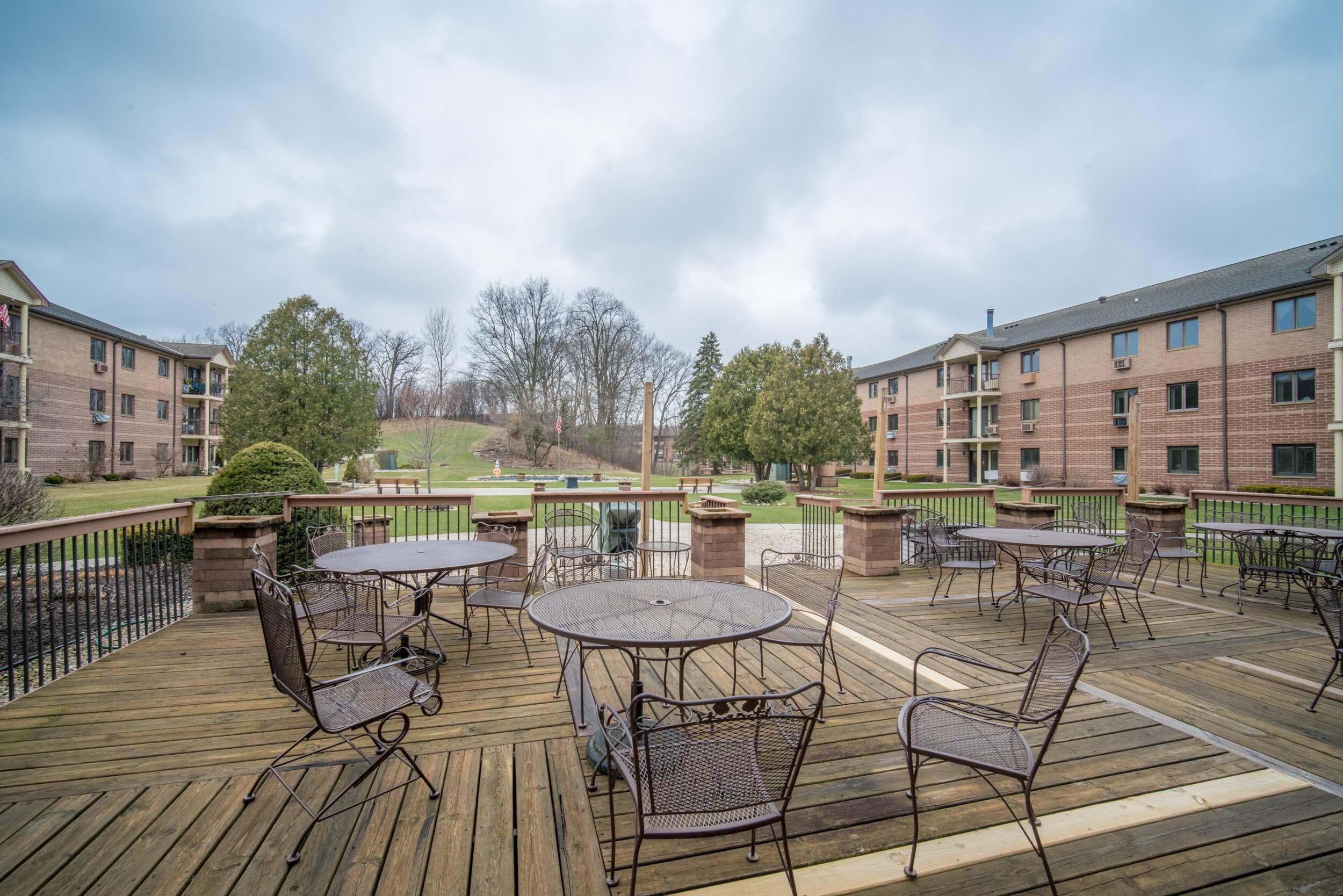530 N Silverbrook Dr Unit: 128