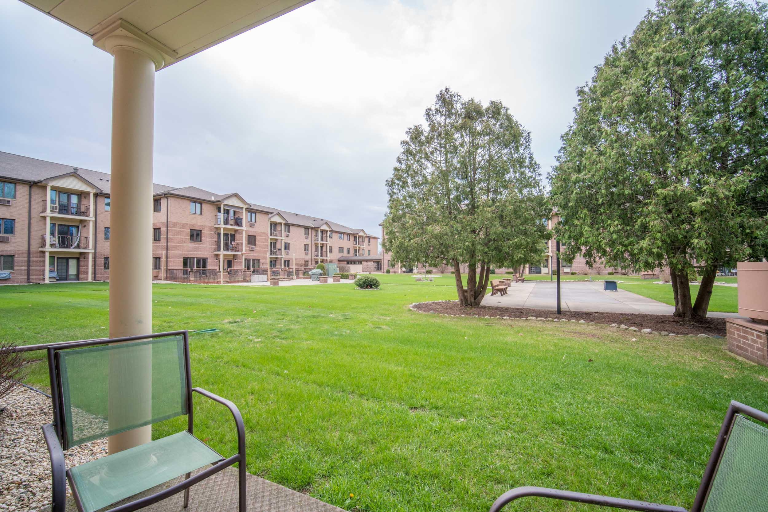 530 N Silverbrook Dr Unit: 128
