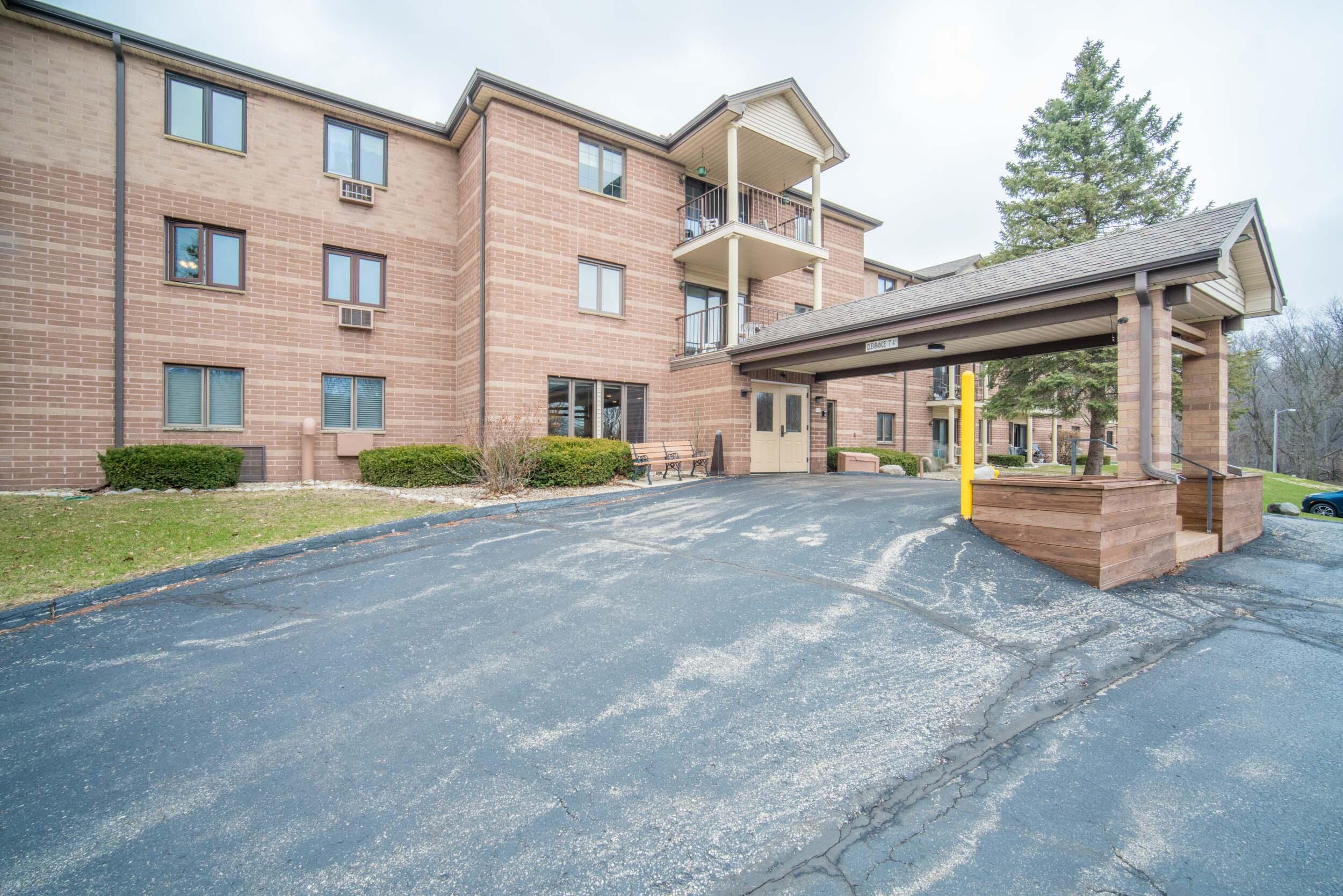 530 N Silverbrook Dr Unit: 128