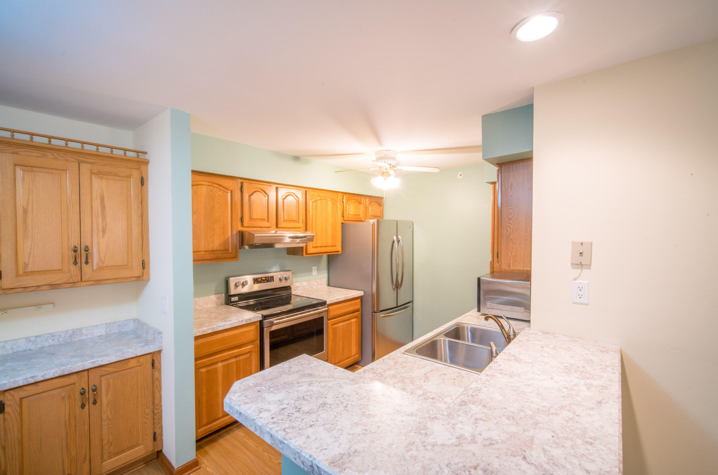 530 N Silverbrook Dr Unit: 128