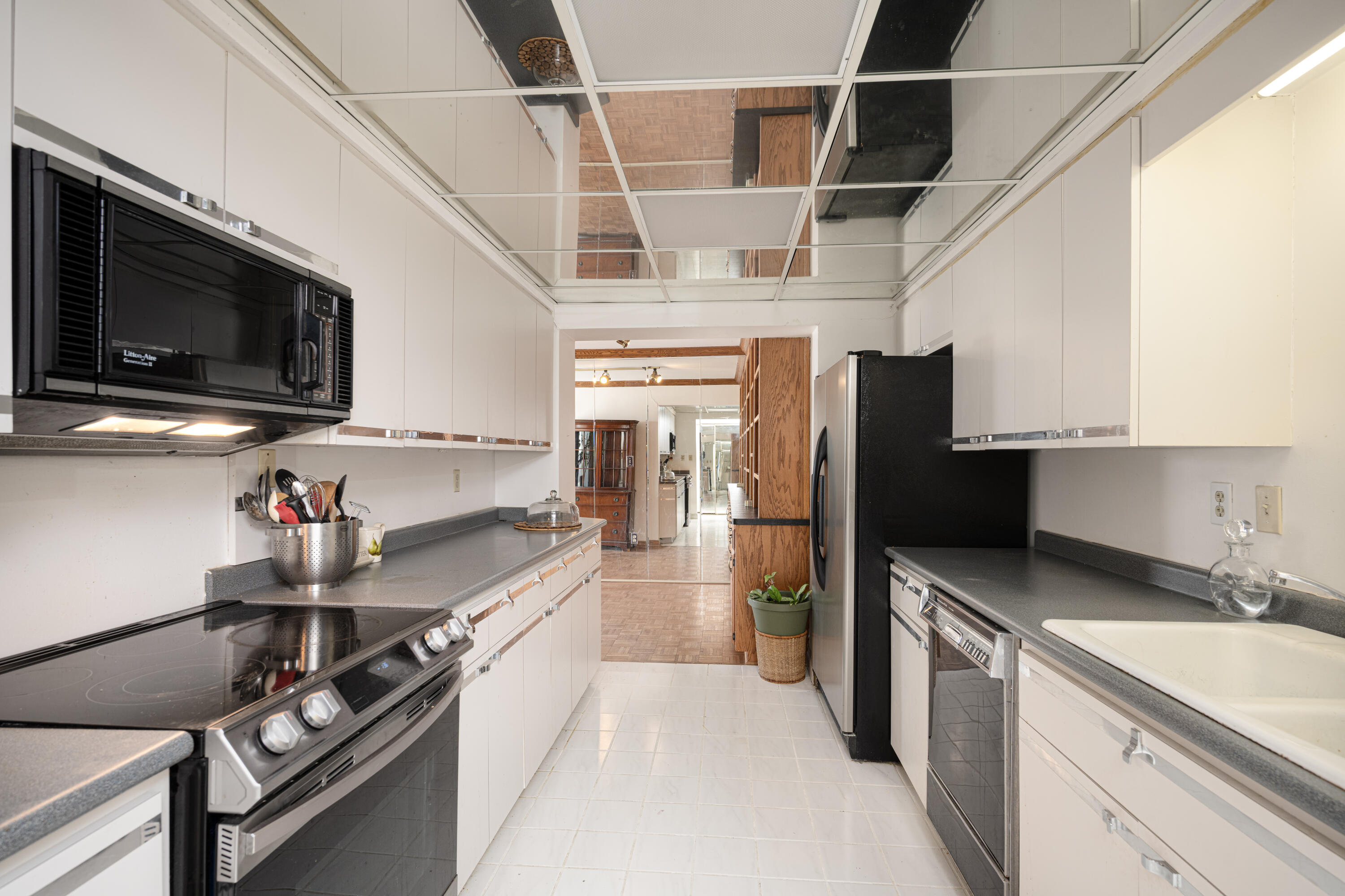 2525 S Shore Dr Unit: 25C