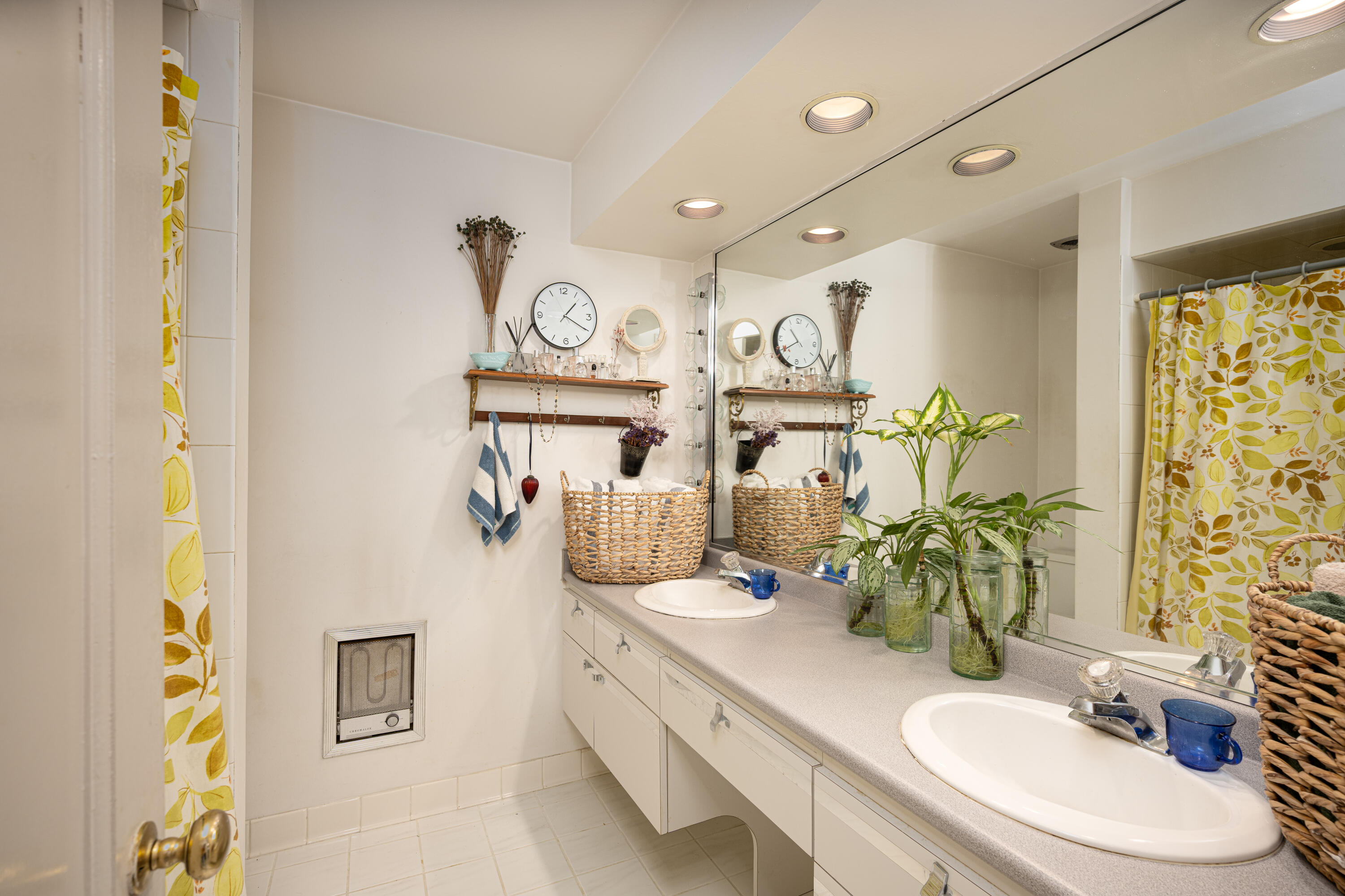 2525 S Shore Dr Unit: 25C
