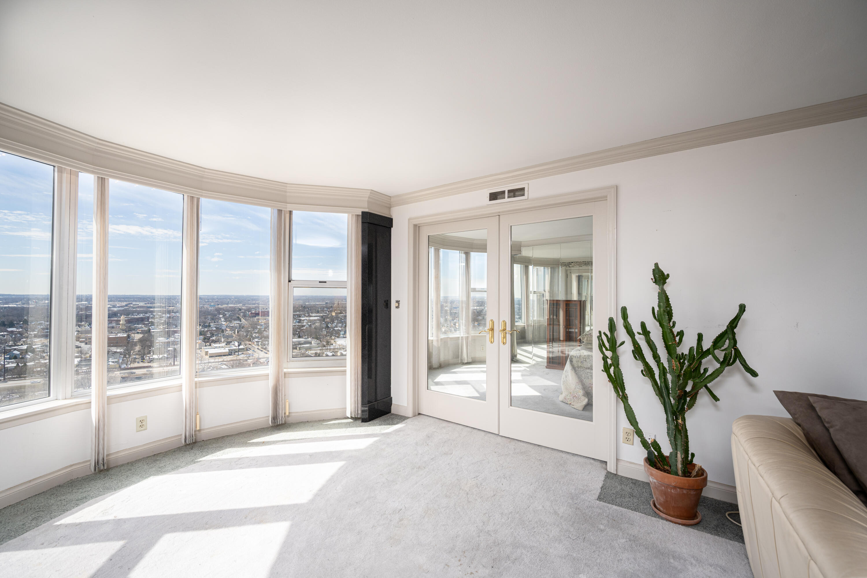 2525 S Shore Dr Unit: 25C