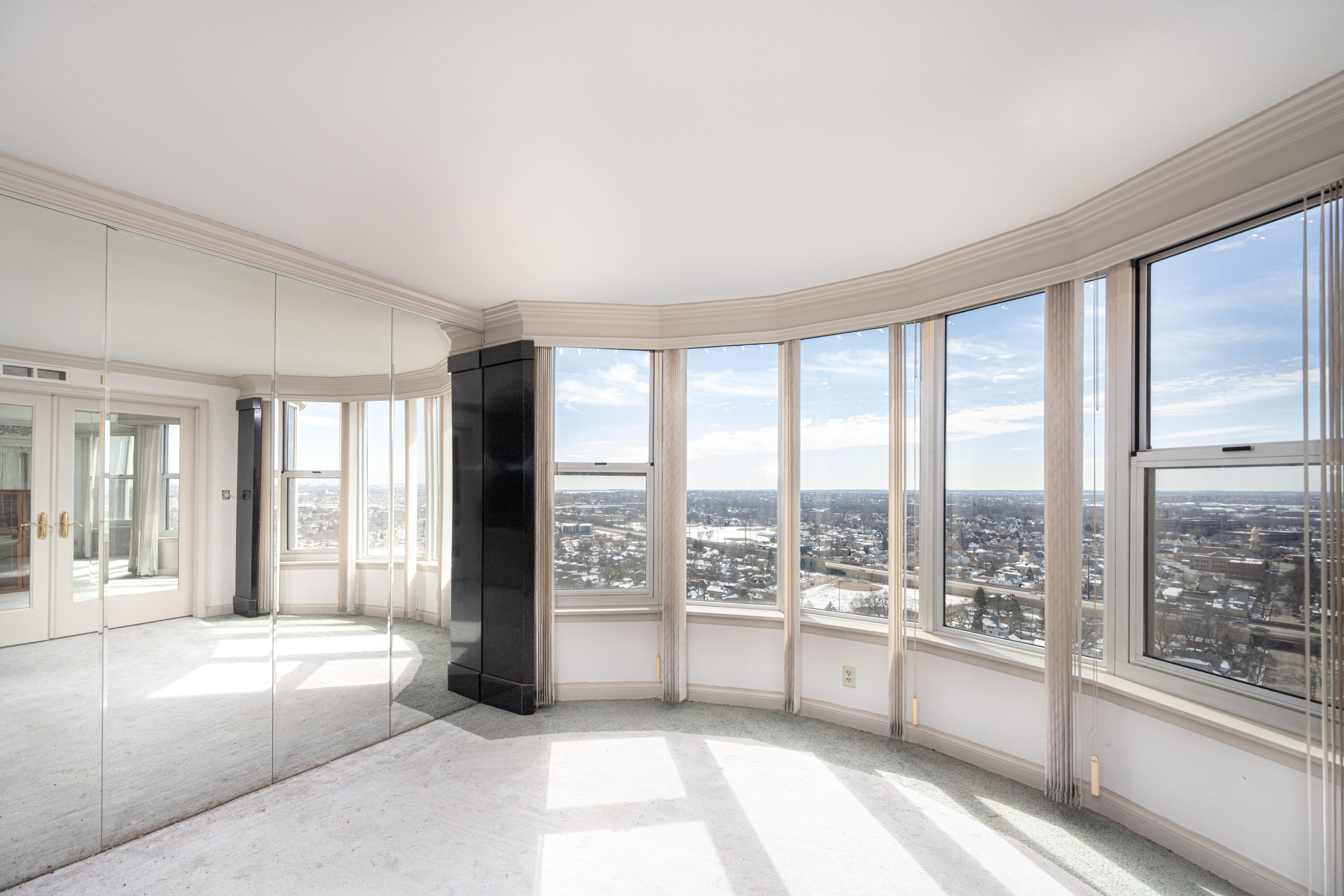 2525 S Shore Dr Unit: 25C