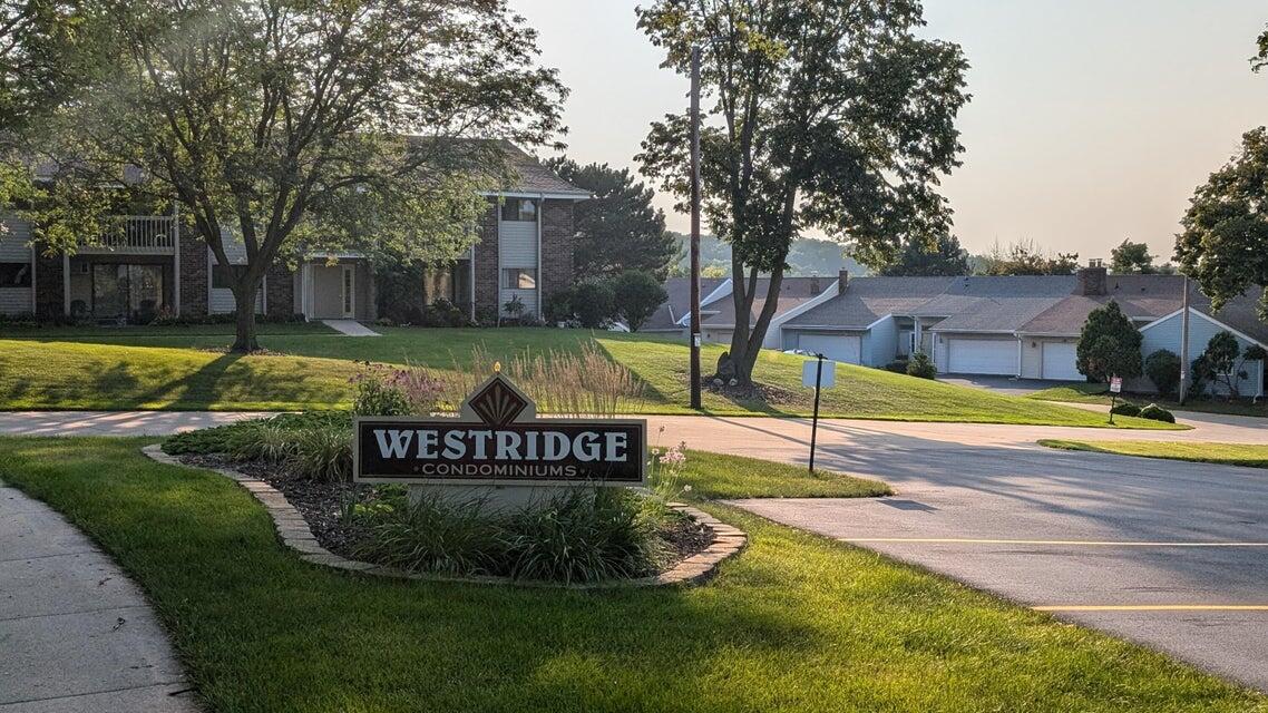 618 Westridge Dr