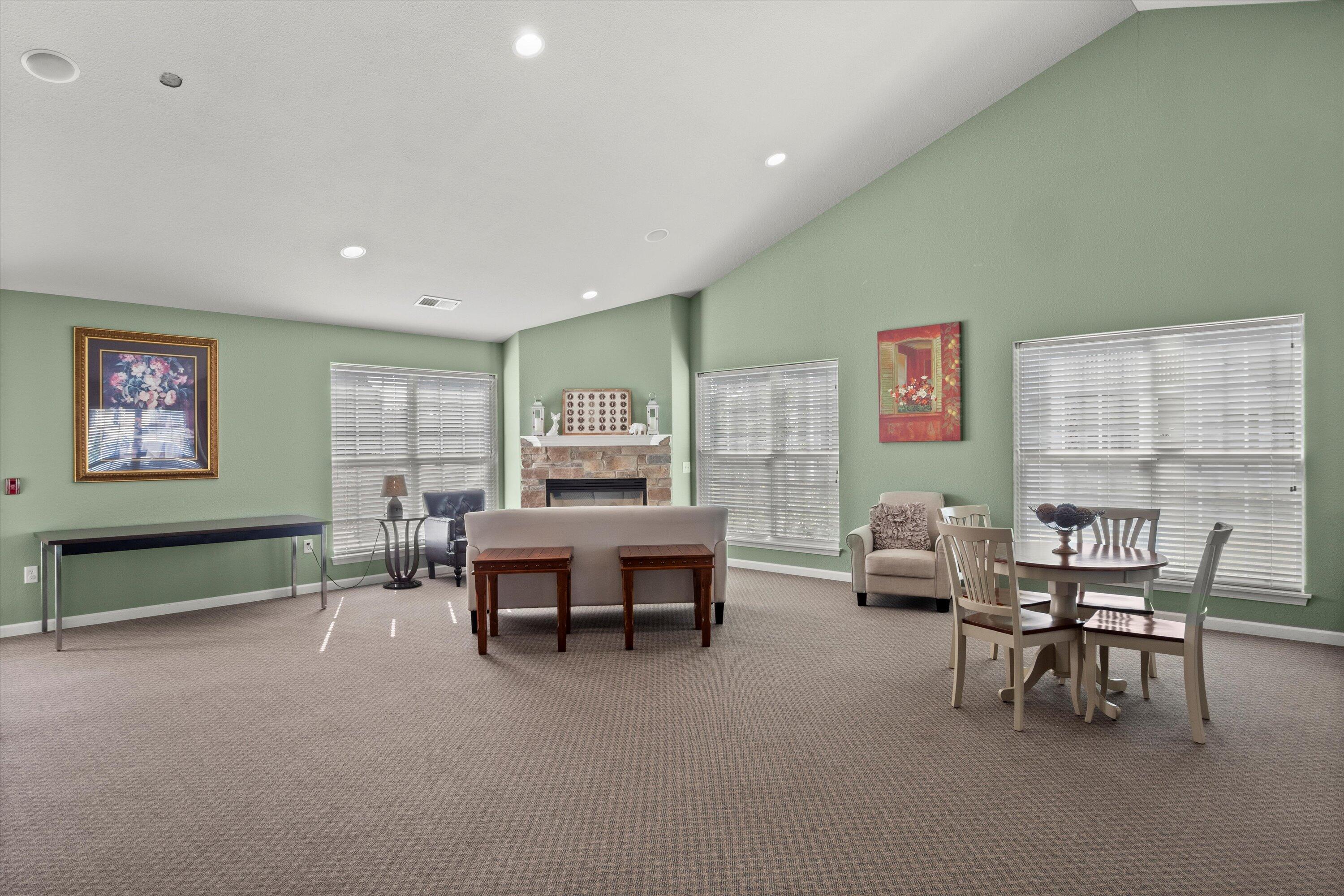 W197N17022 Stonewall Dr