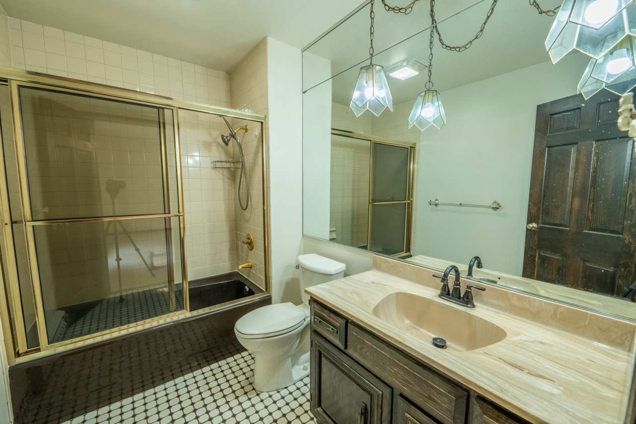 N84W16033 Menomonee Ave Unit: 200