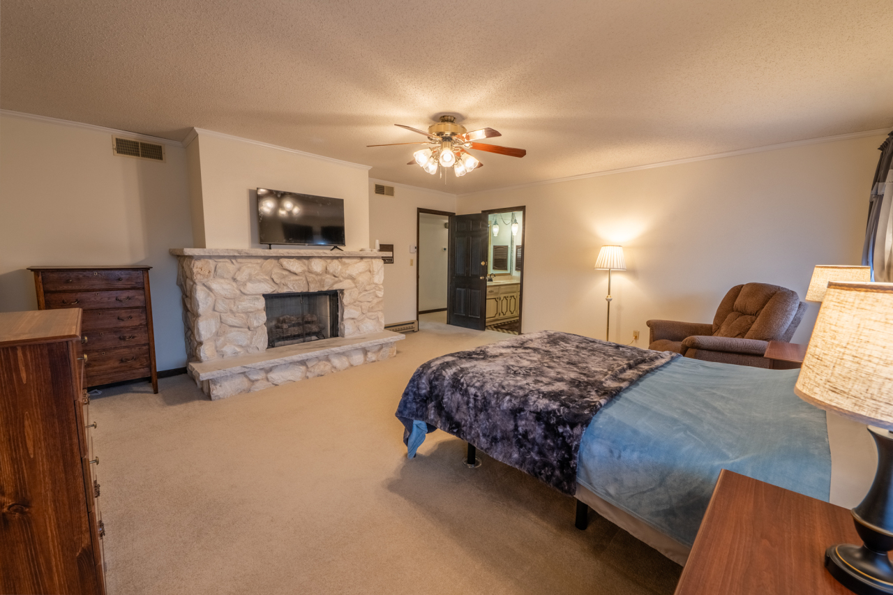 N84W16033 Menomonee Ave Unit: 200