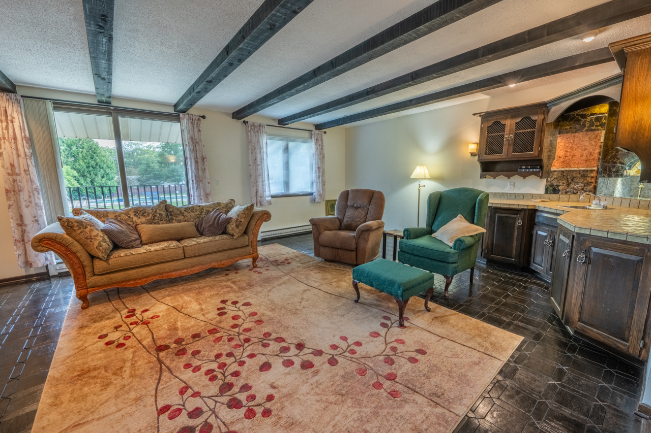 N84W16033 Menomonee Ave Unit: 200