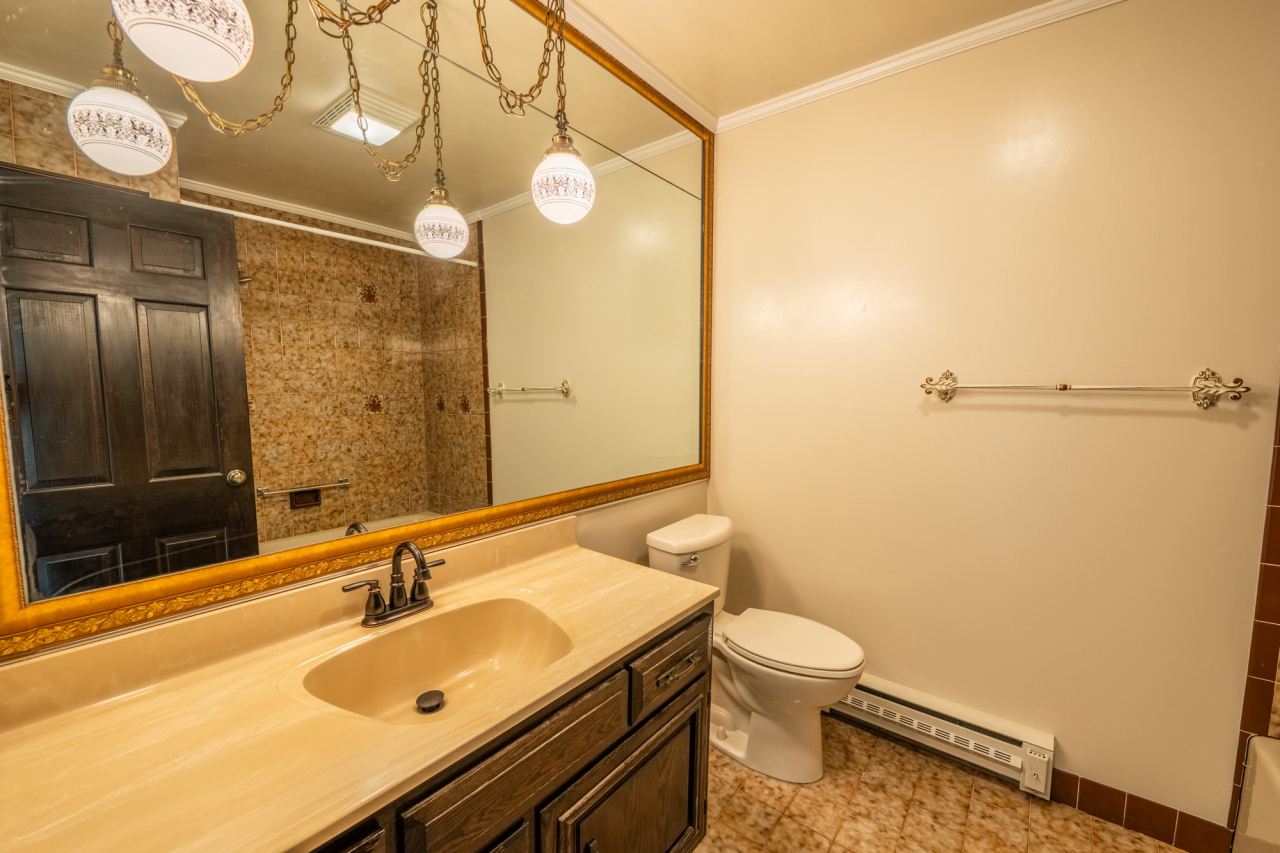 N84W16033 Menomonee Ave Unit: 200