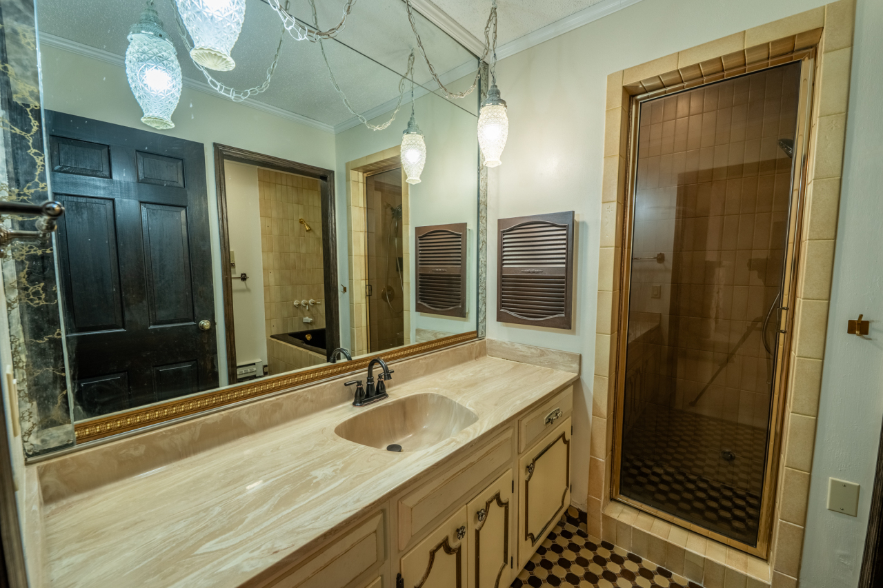 N84W16033 Menomonee Ave Unit: 200