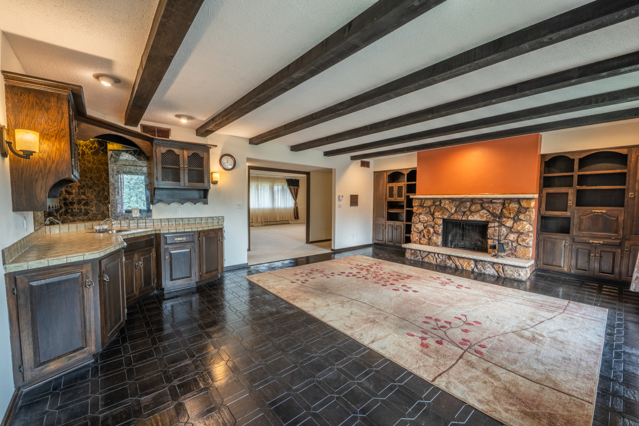 N84W16033 Menomonee Ave Unit: 200
