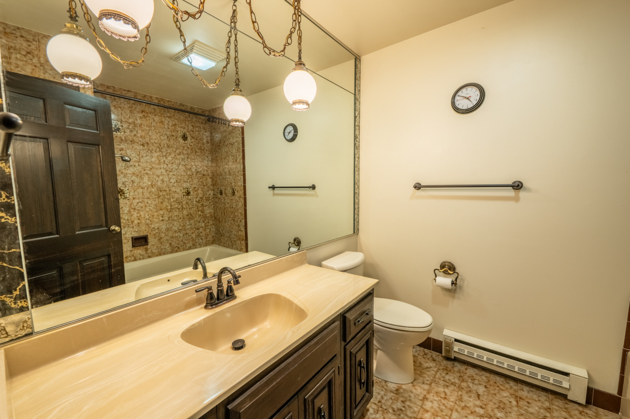 N84W16033 Menomonee Ave Unit: 200
