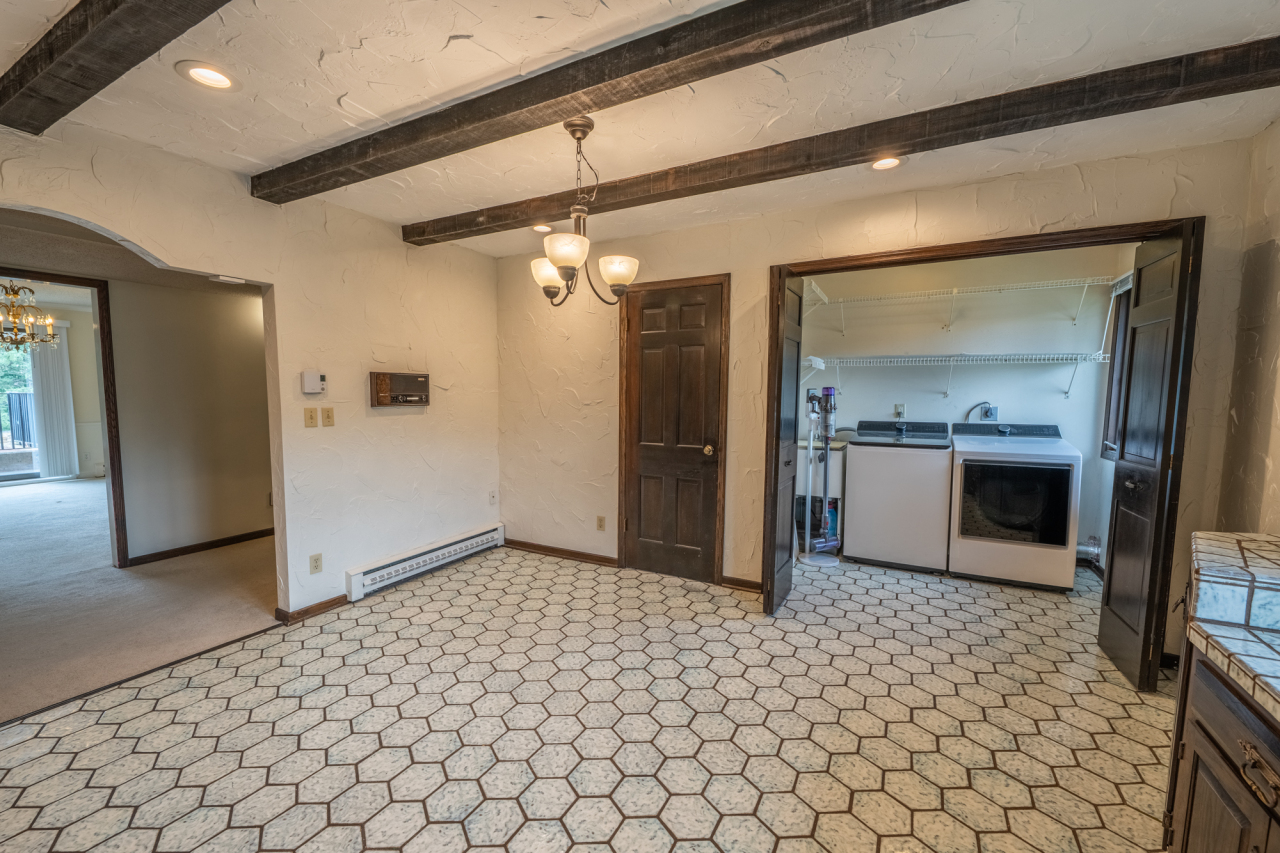 N84W16033 Menomonee Ave Unit: 200