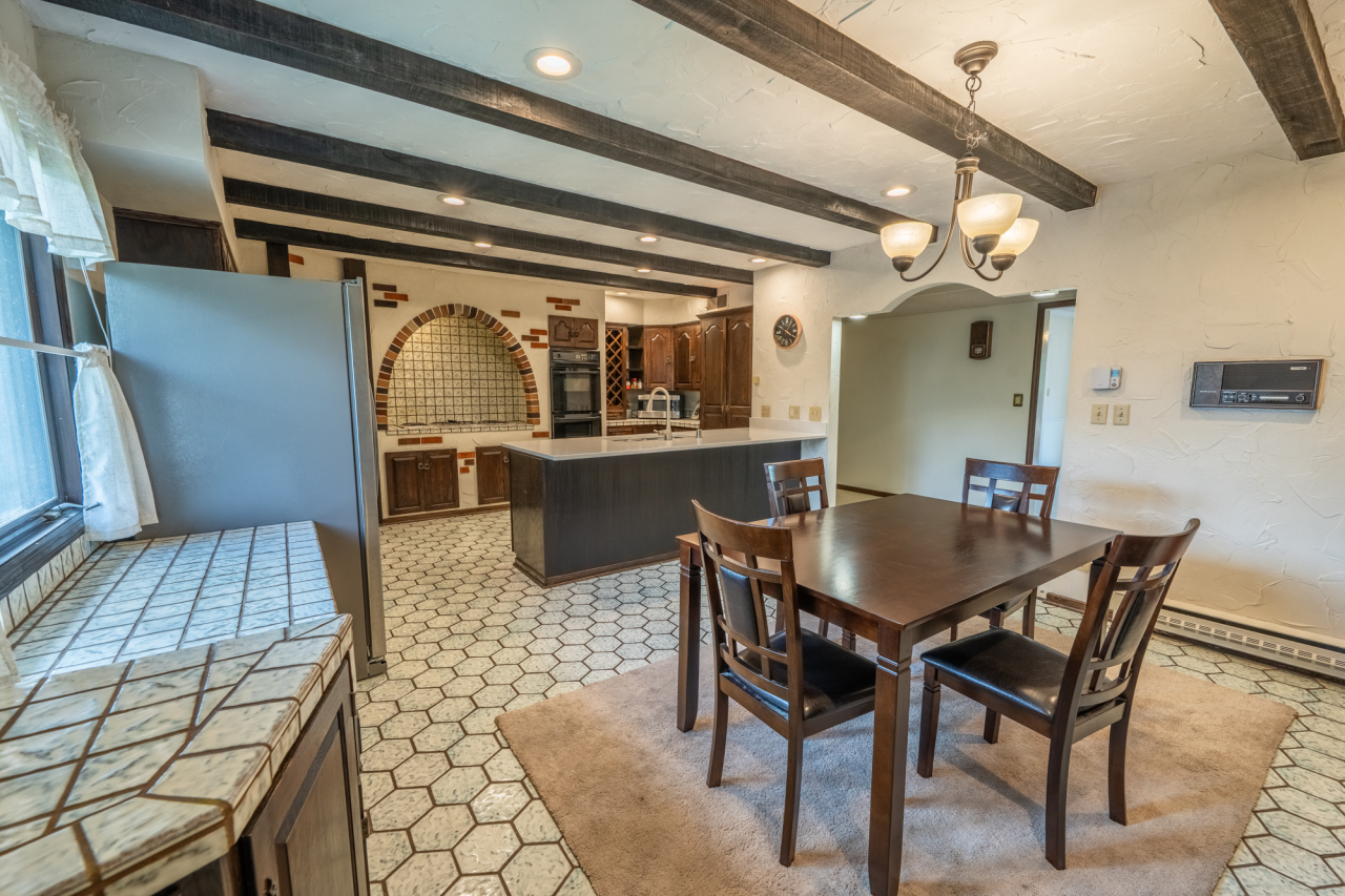N84W16033 Menomonee Ave Unit: 200