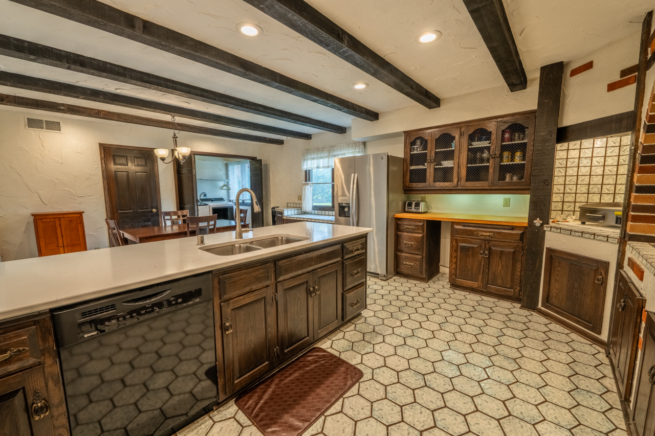 N84W16033 Menomonee Ave Unit: 200