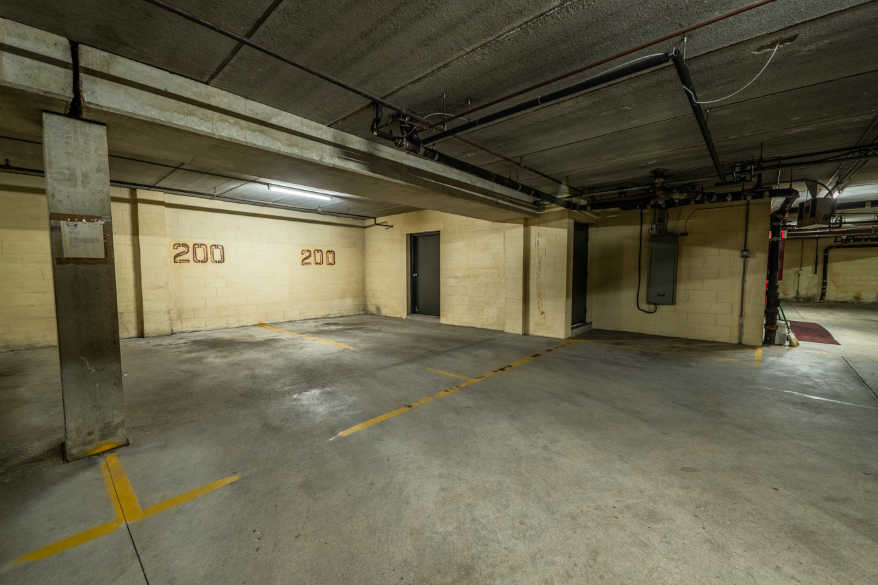 N84W16033 Menomonee Ave Unit: 200