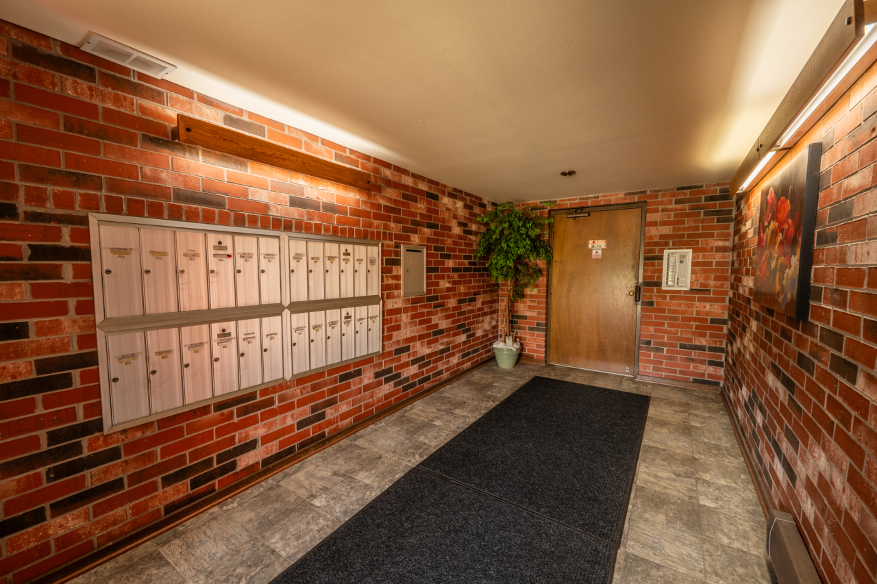 N84W16033 Menomonee Ave Unit: 200