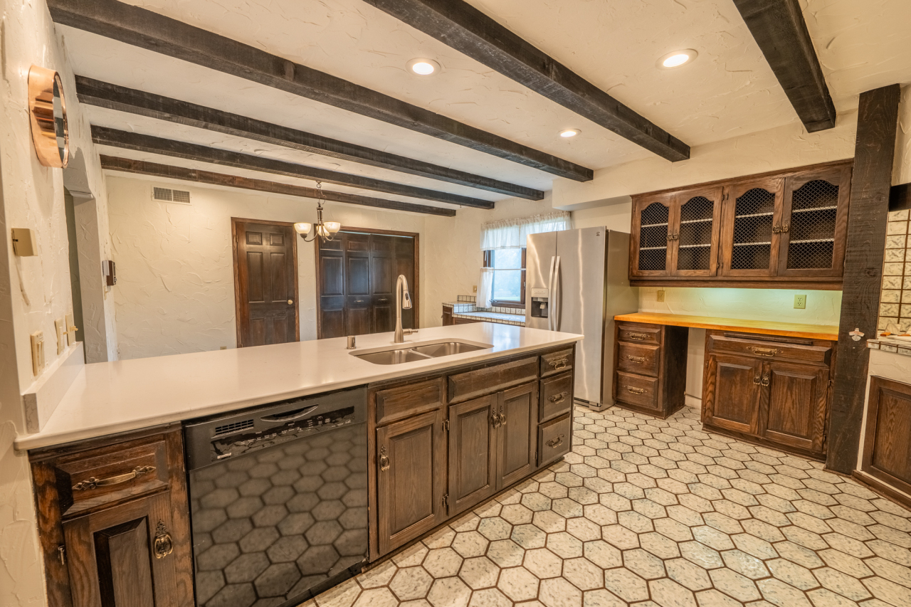 N84W16033 Menomonee Ave Unit: 200
