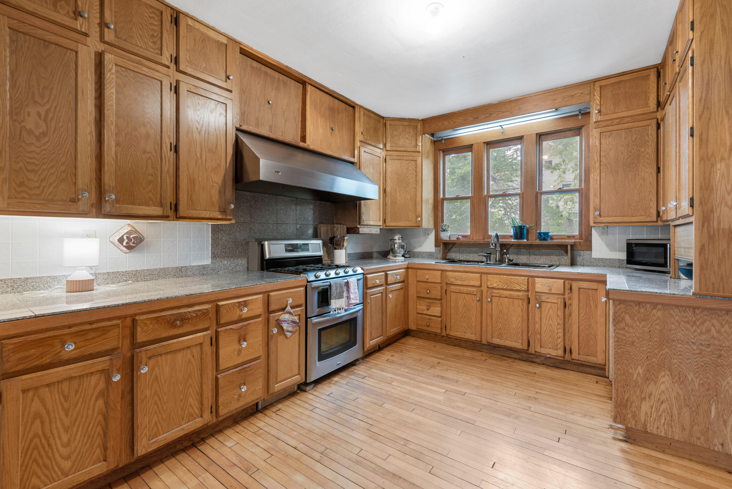 302 N Fond Du Lac Ave