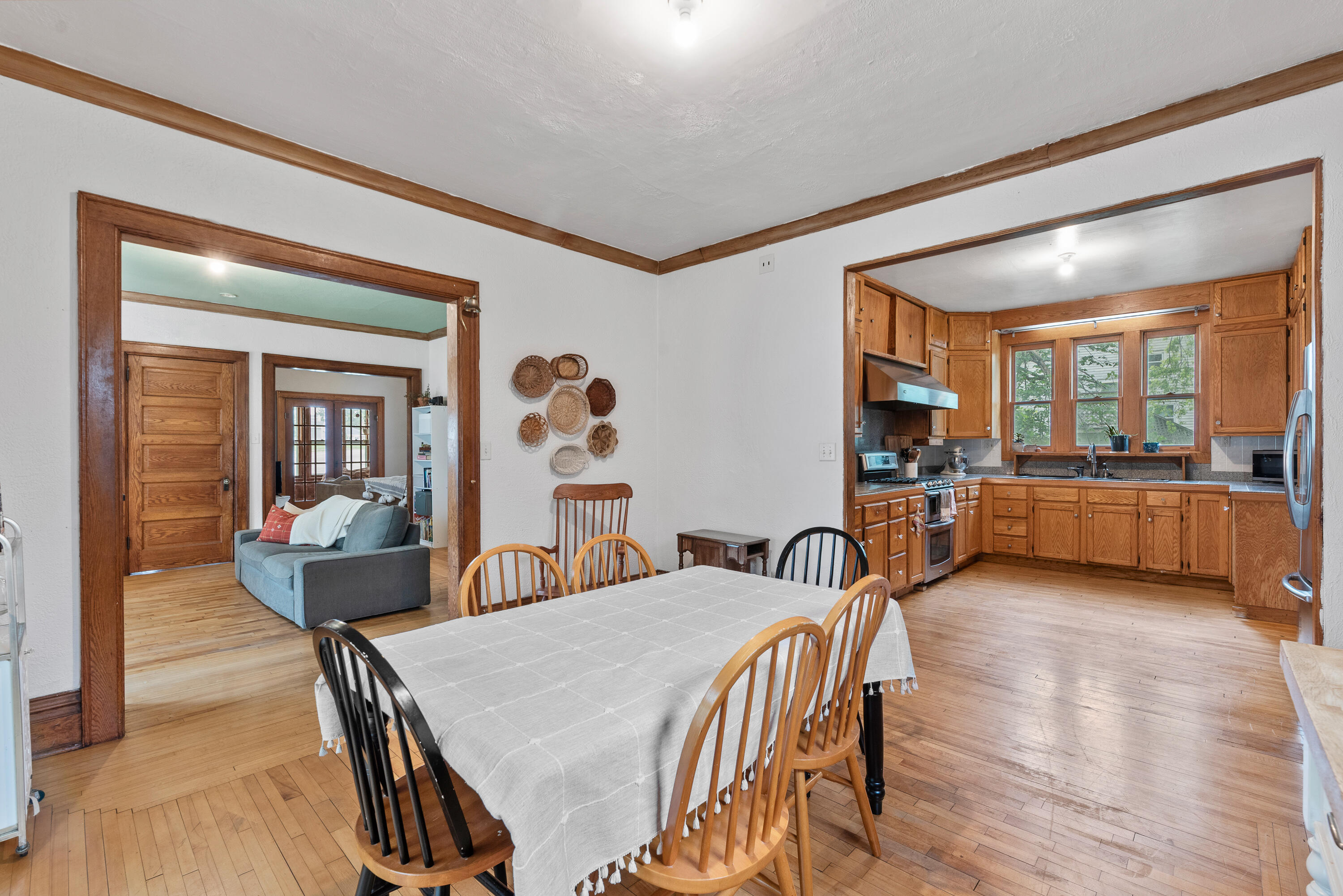 302 N Fond Du Lac Ave