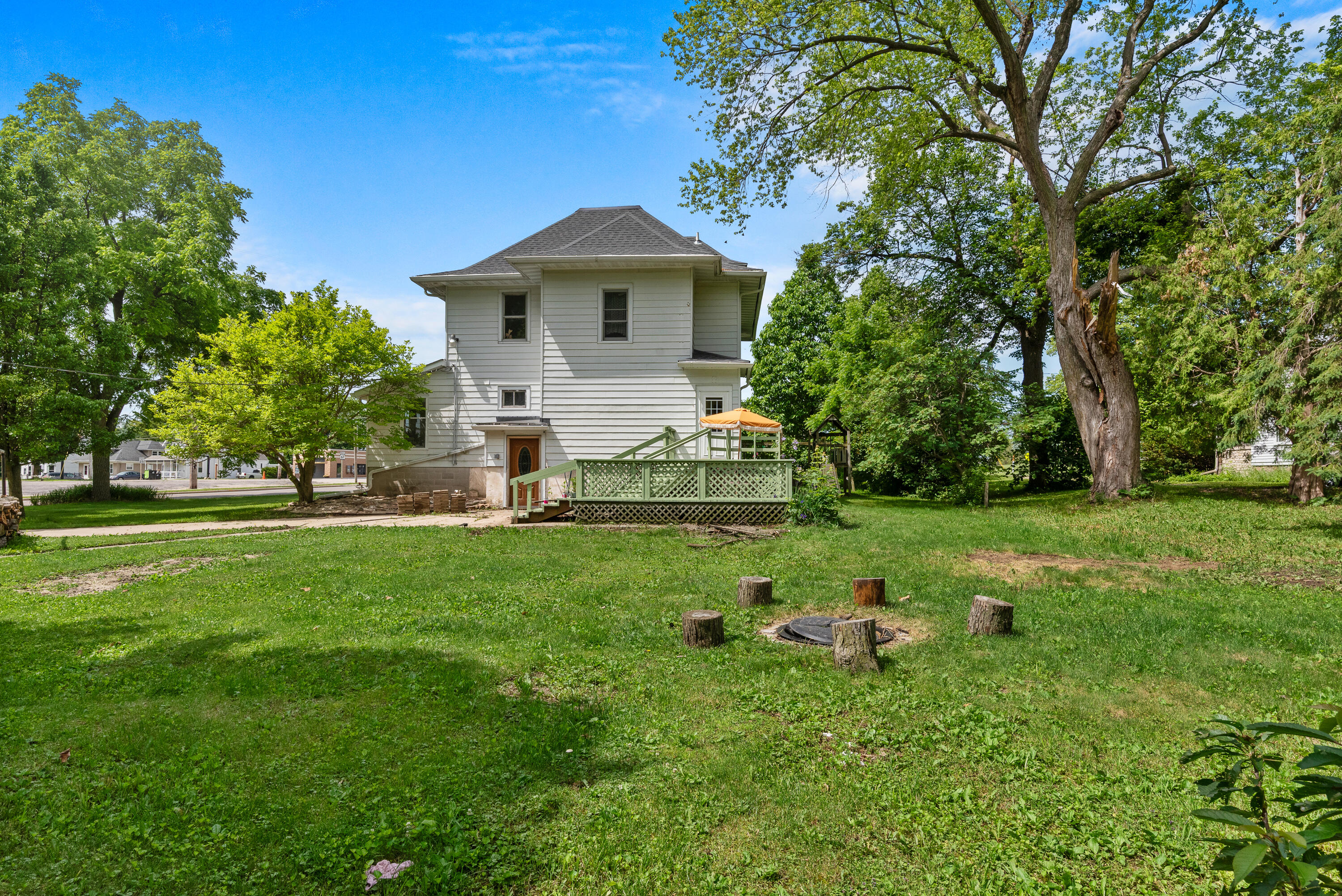 302 N Fond Du Lac Ave