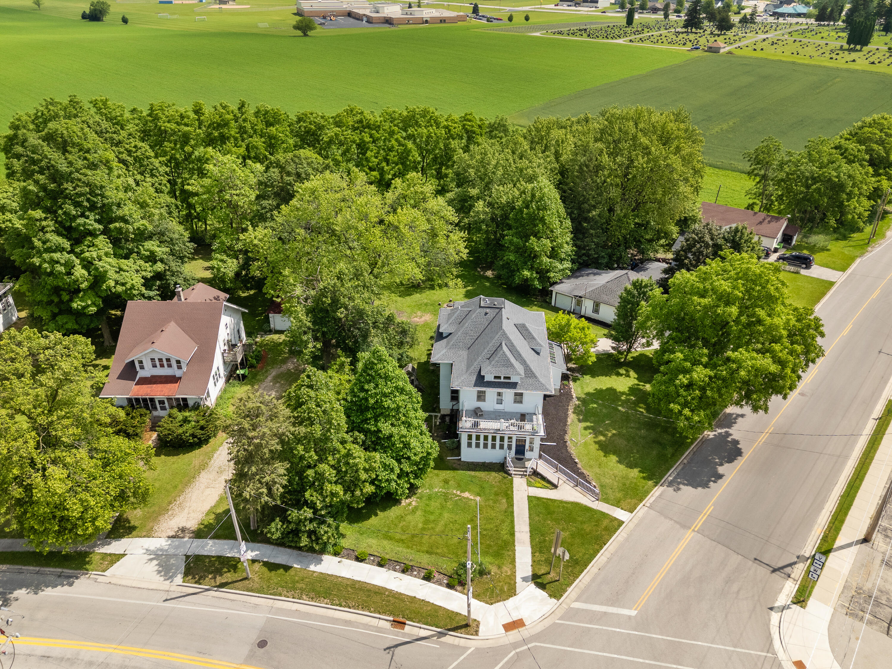 302 N Fond Du Lac Ave