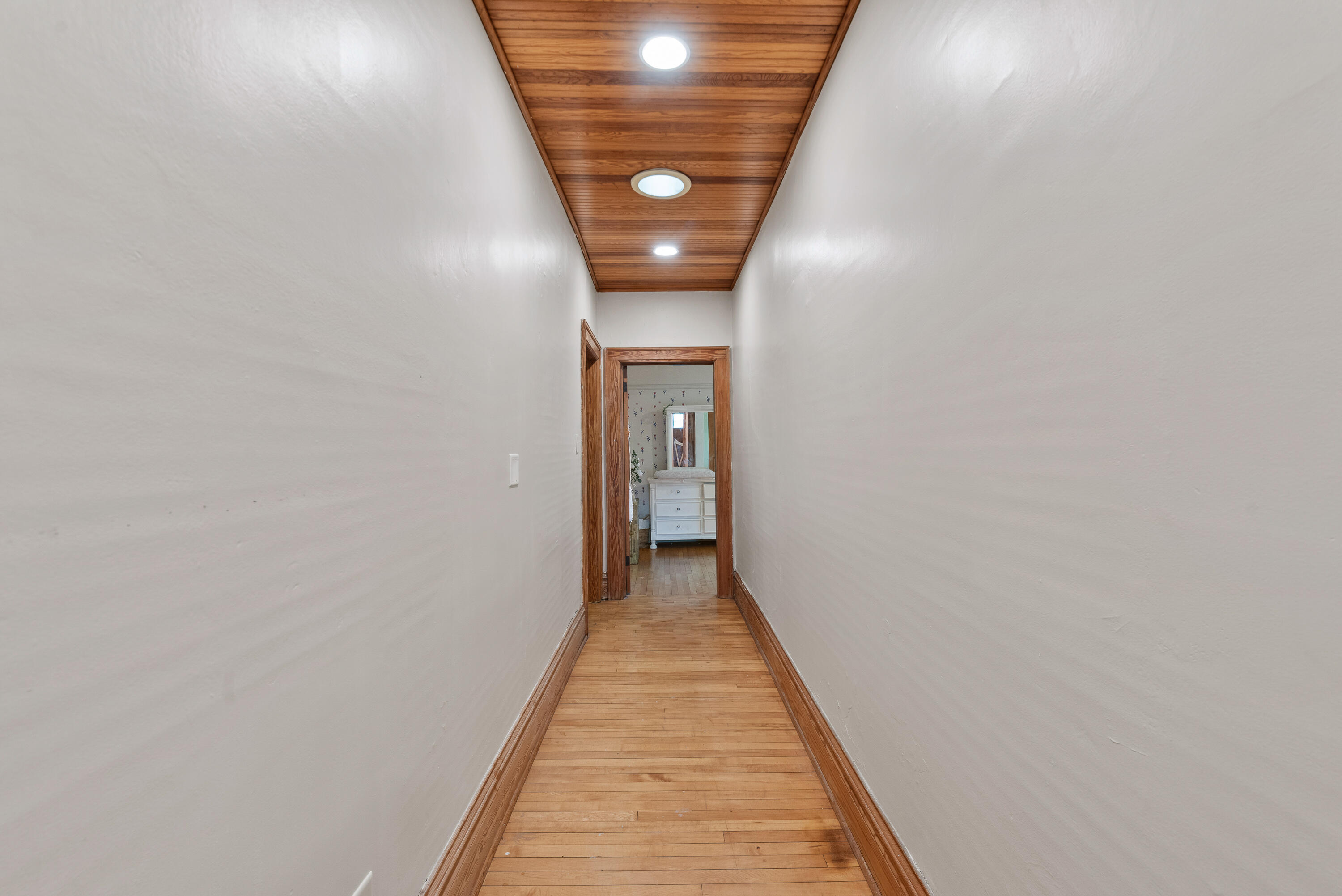 302 N Fond Du Lac Ave