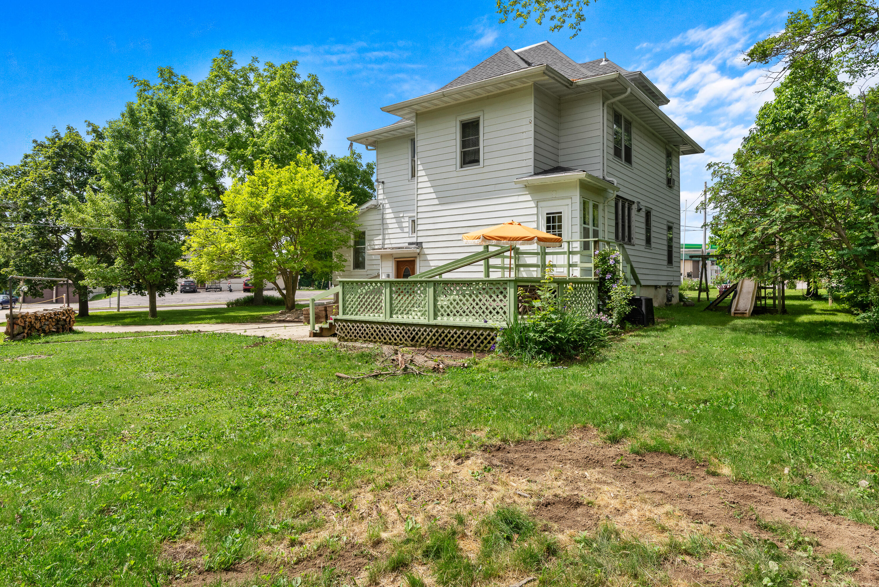 302 N Fond Du Lac Ave