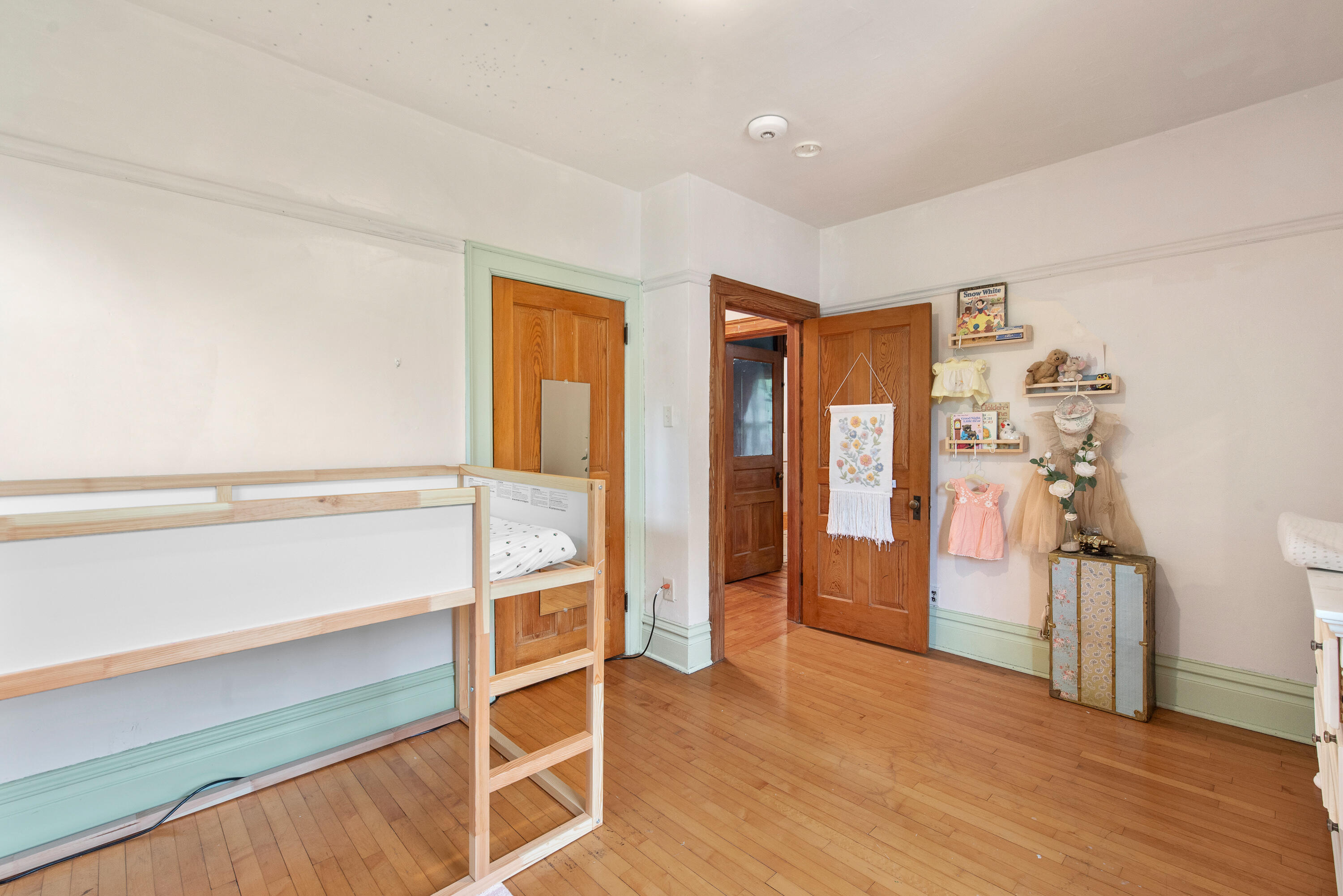 302 N Fond Du Lac Ave