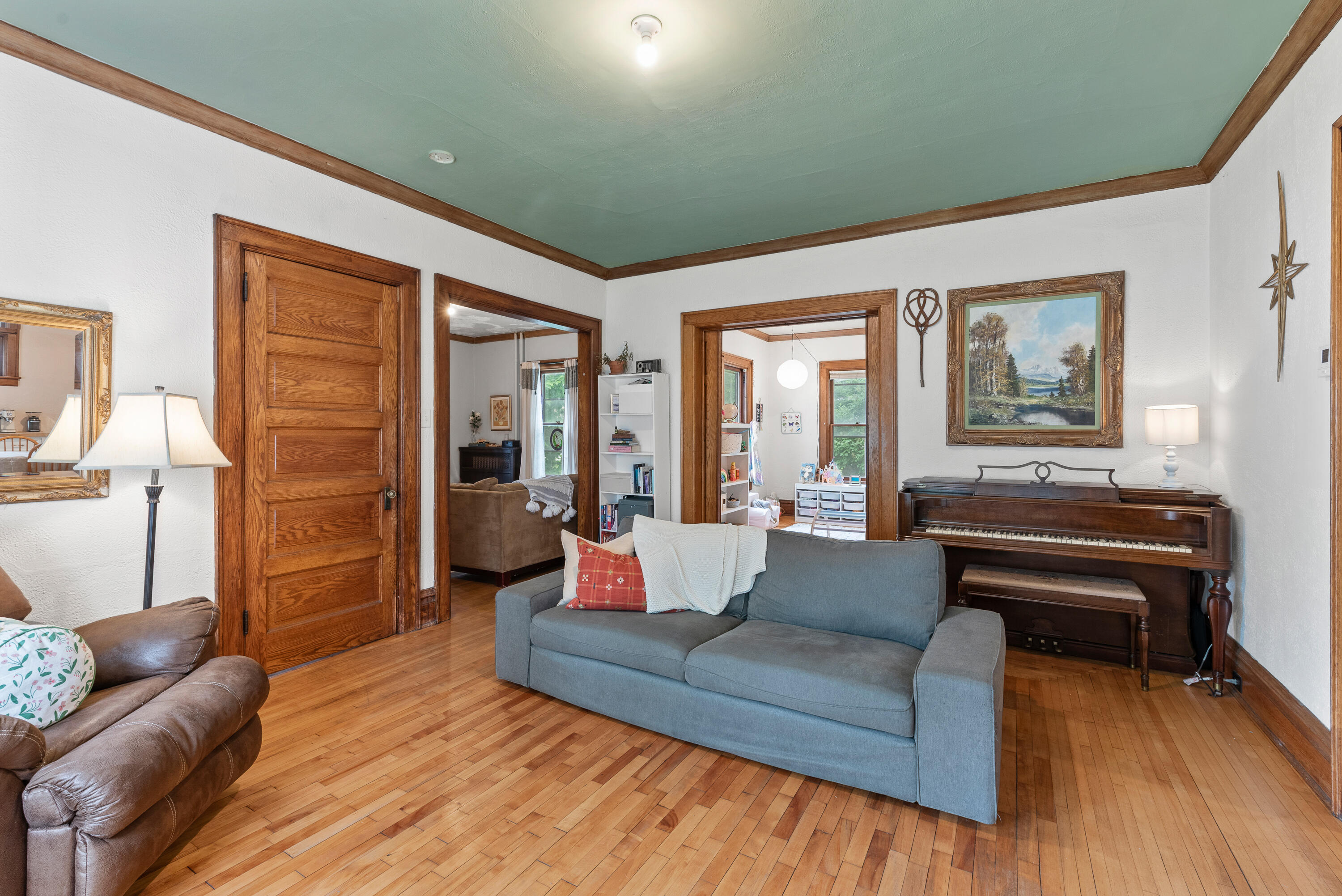 302 N Fond Du Lac Ave