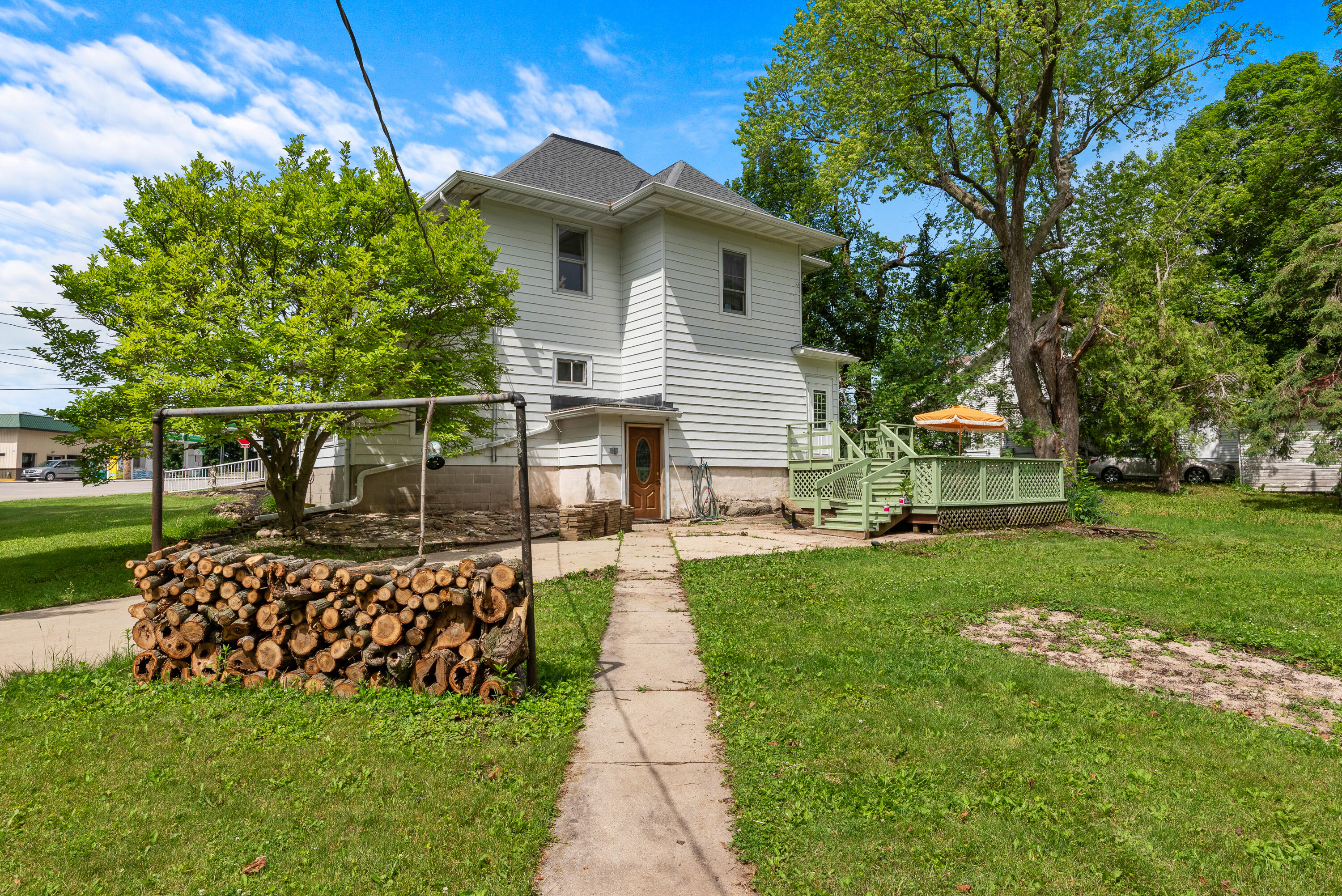 302 N Fond Du Lac Ave