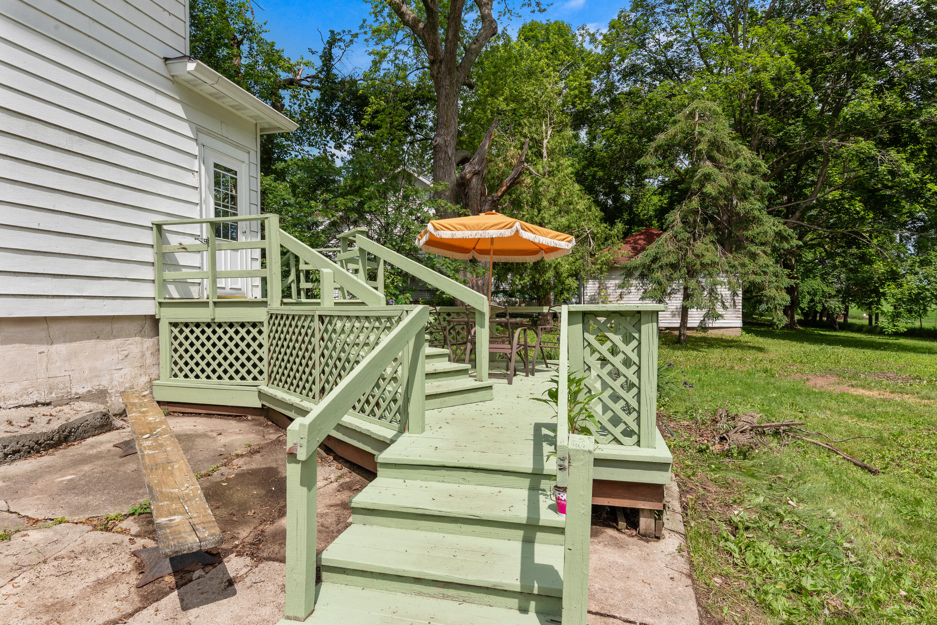 302 N Fond Du Lac Ave