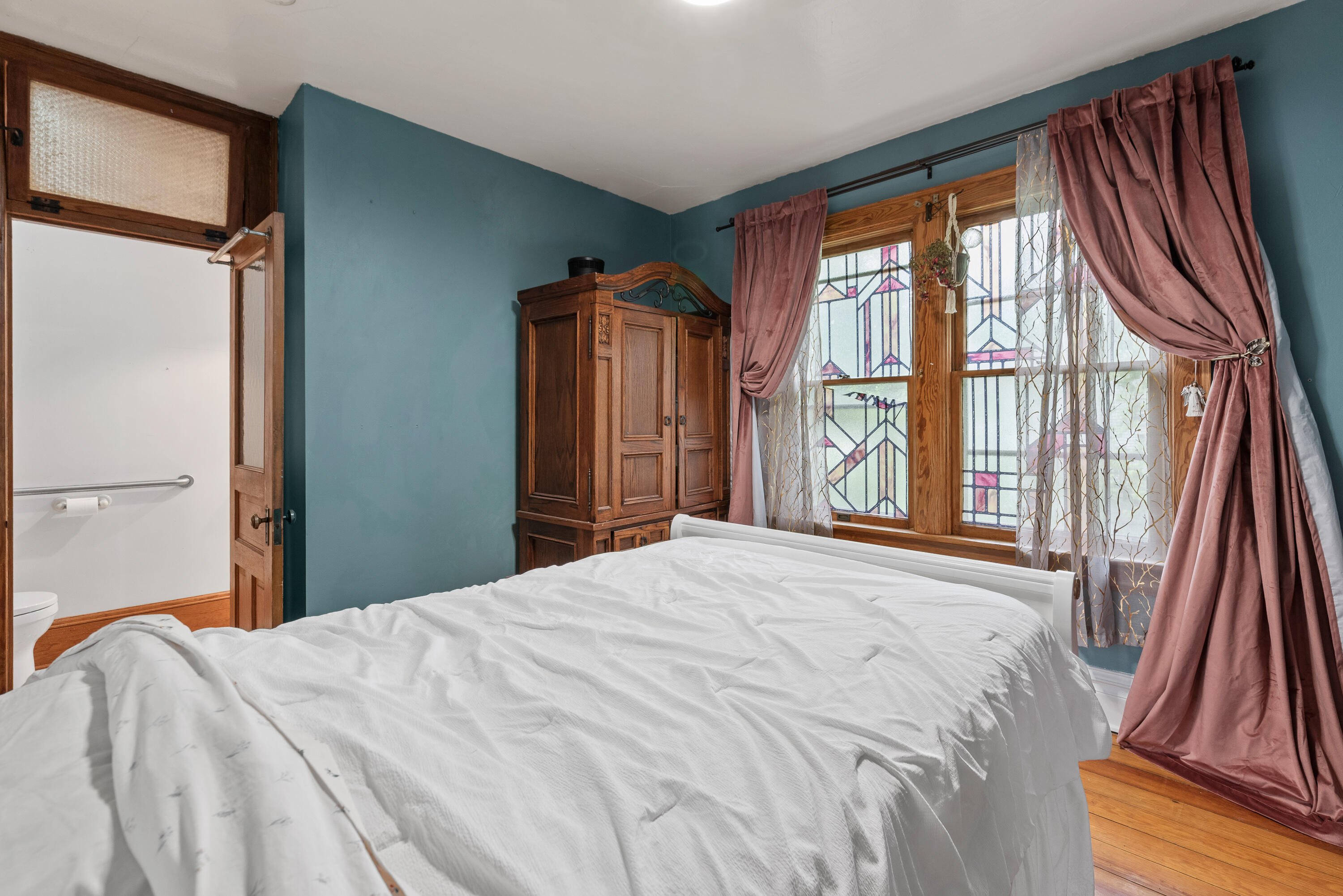 302 N Fond Du Lac Ave