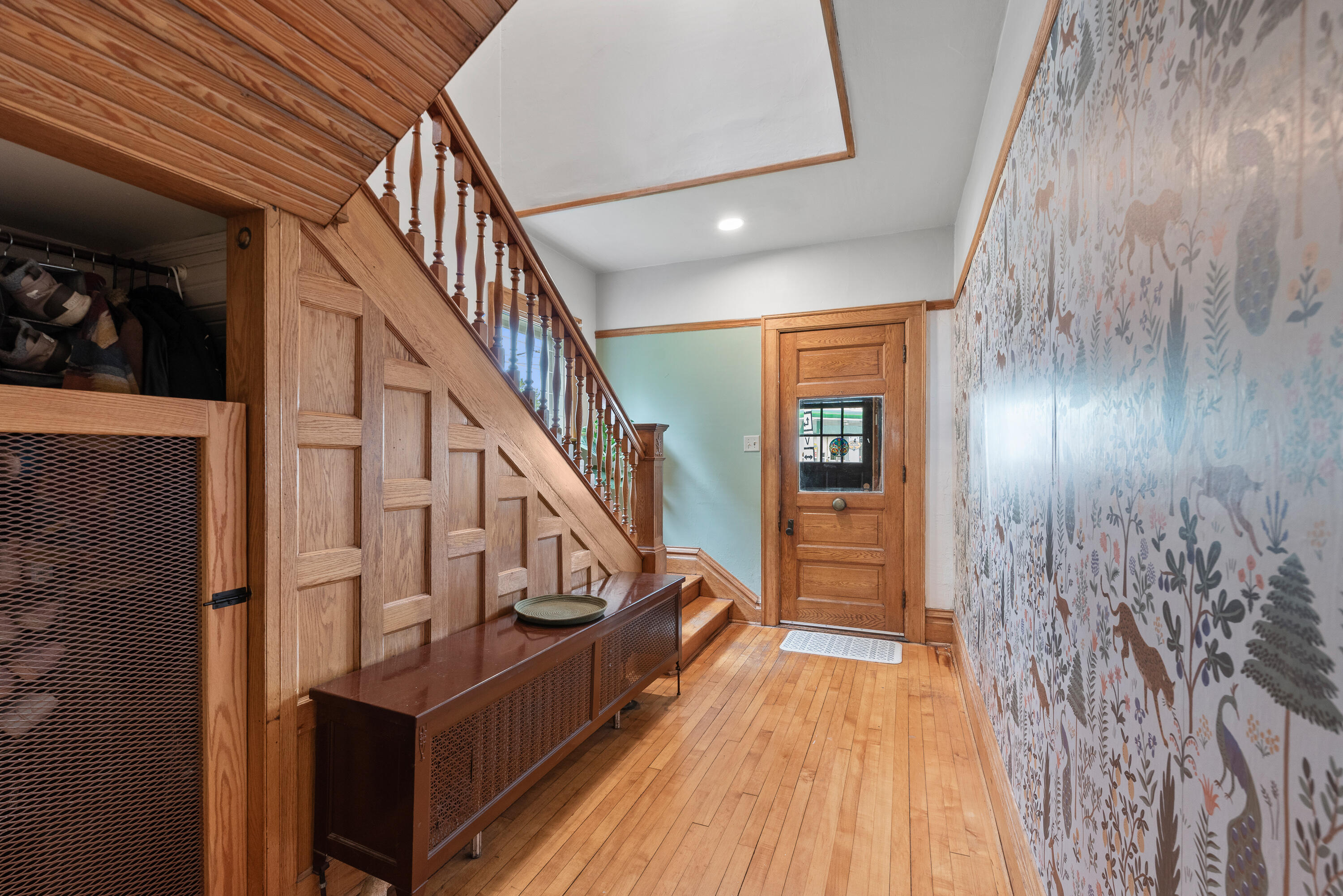 302 N Fond Du Lac Ave
