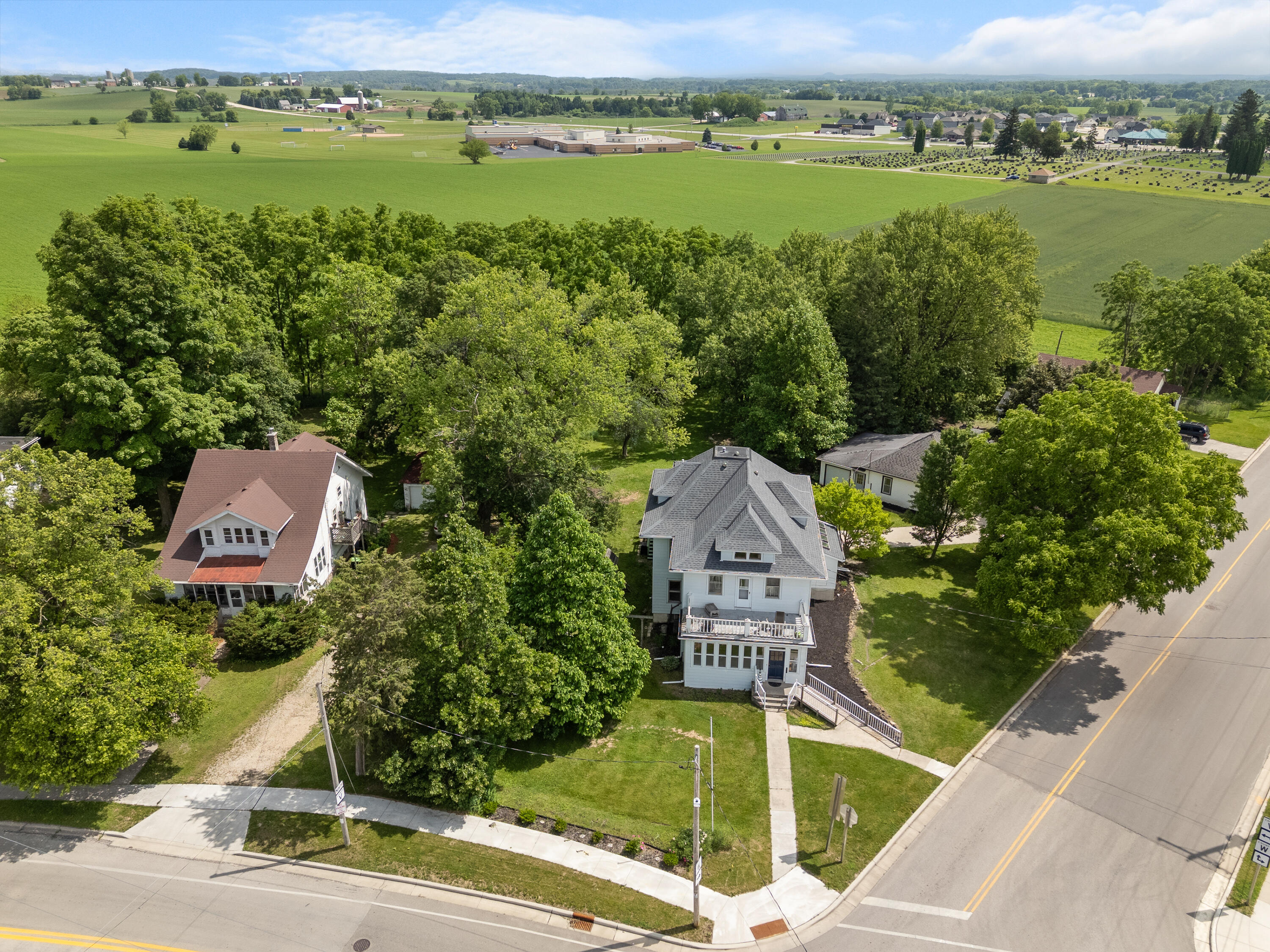 302 N Fond Du Lac Ave