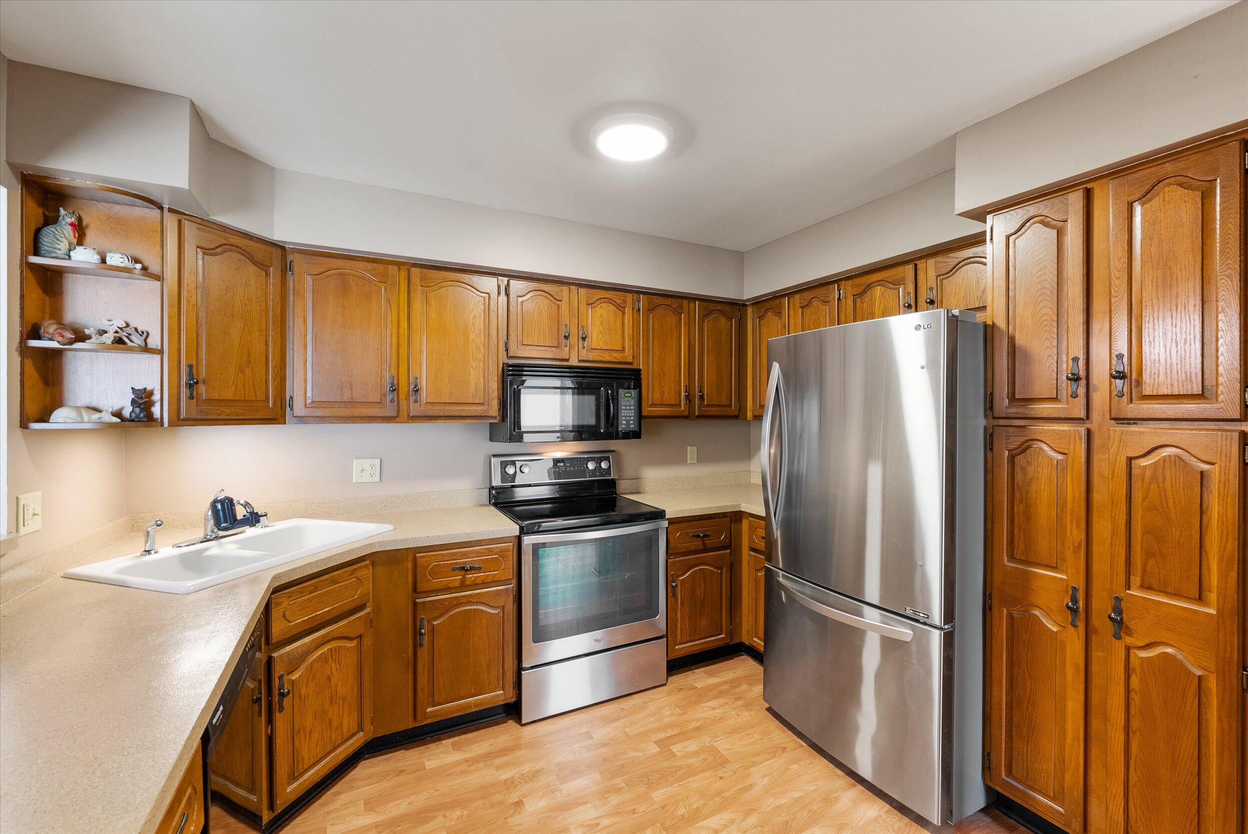645 Westridge Dr Unit: 3