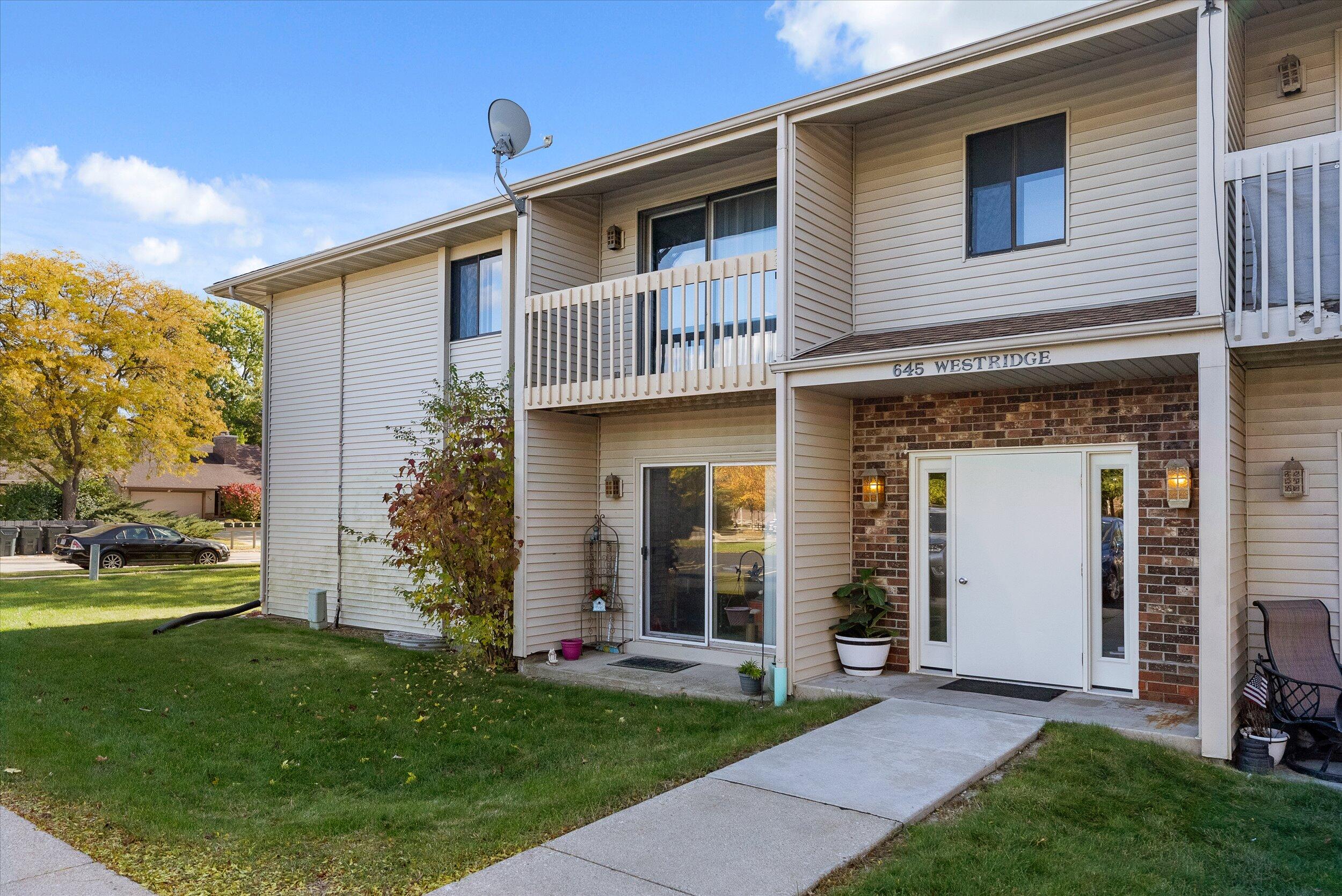 645 Westridge Dr Unit: 3