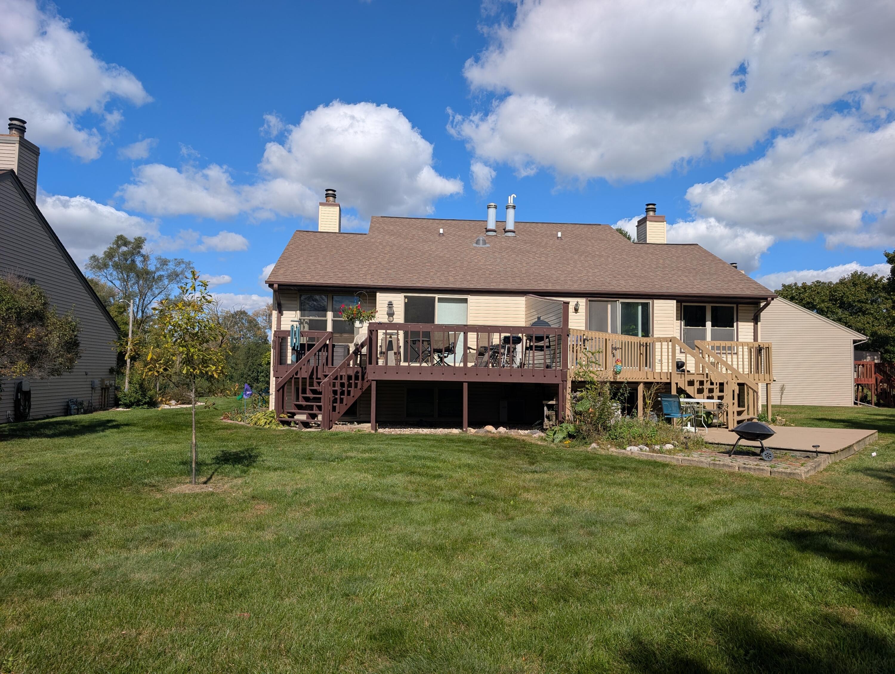 607 Tamarack Dr W