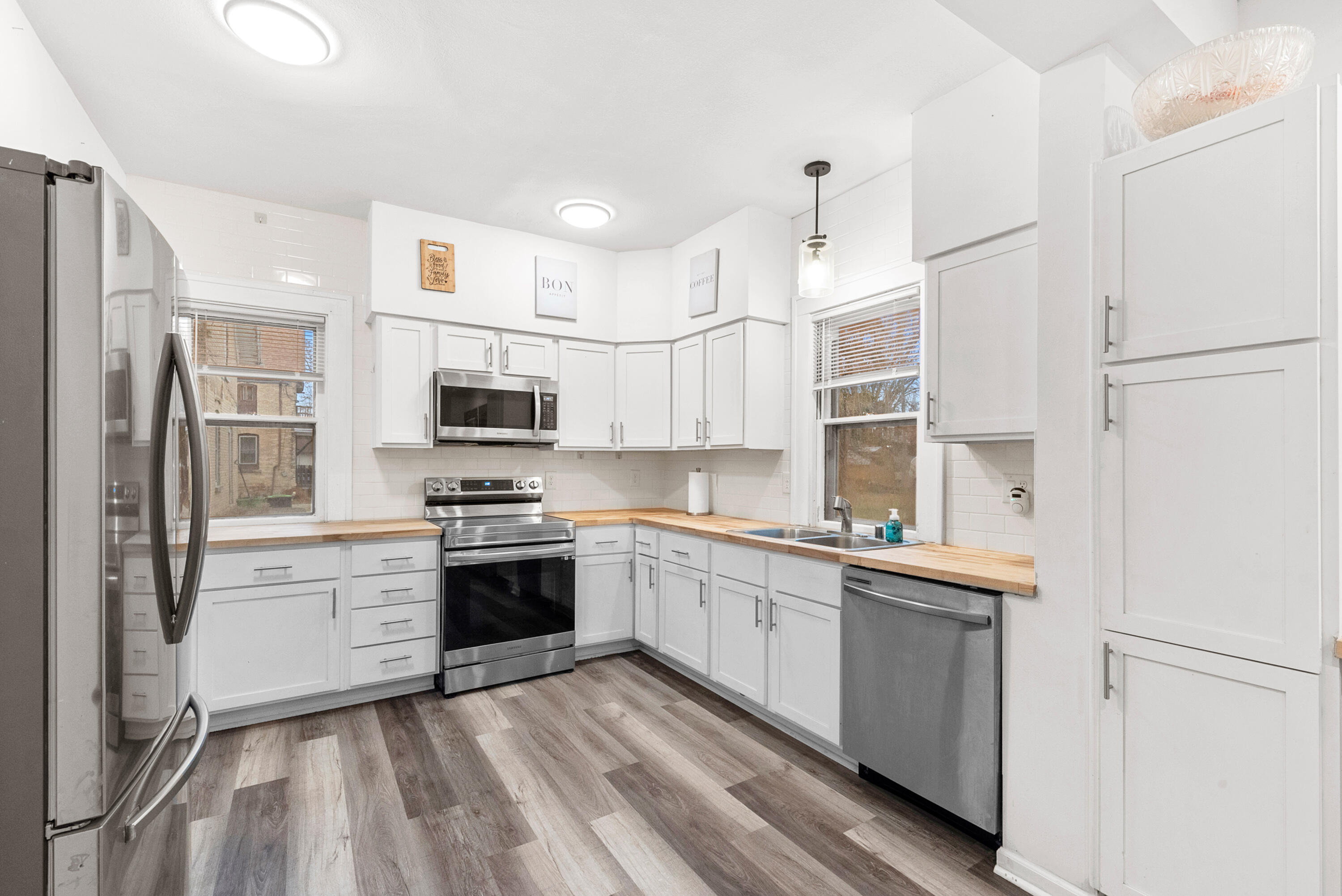 1136 Fond du lac Ave