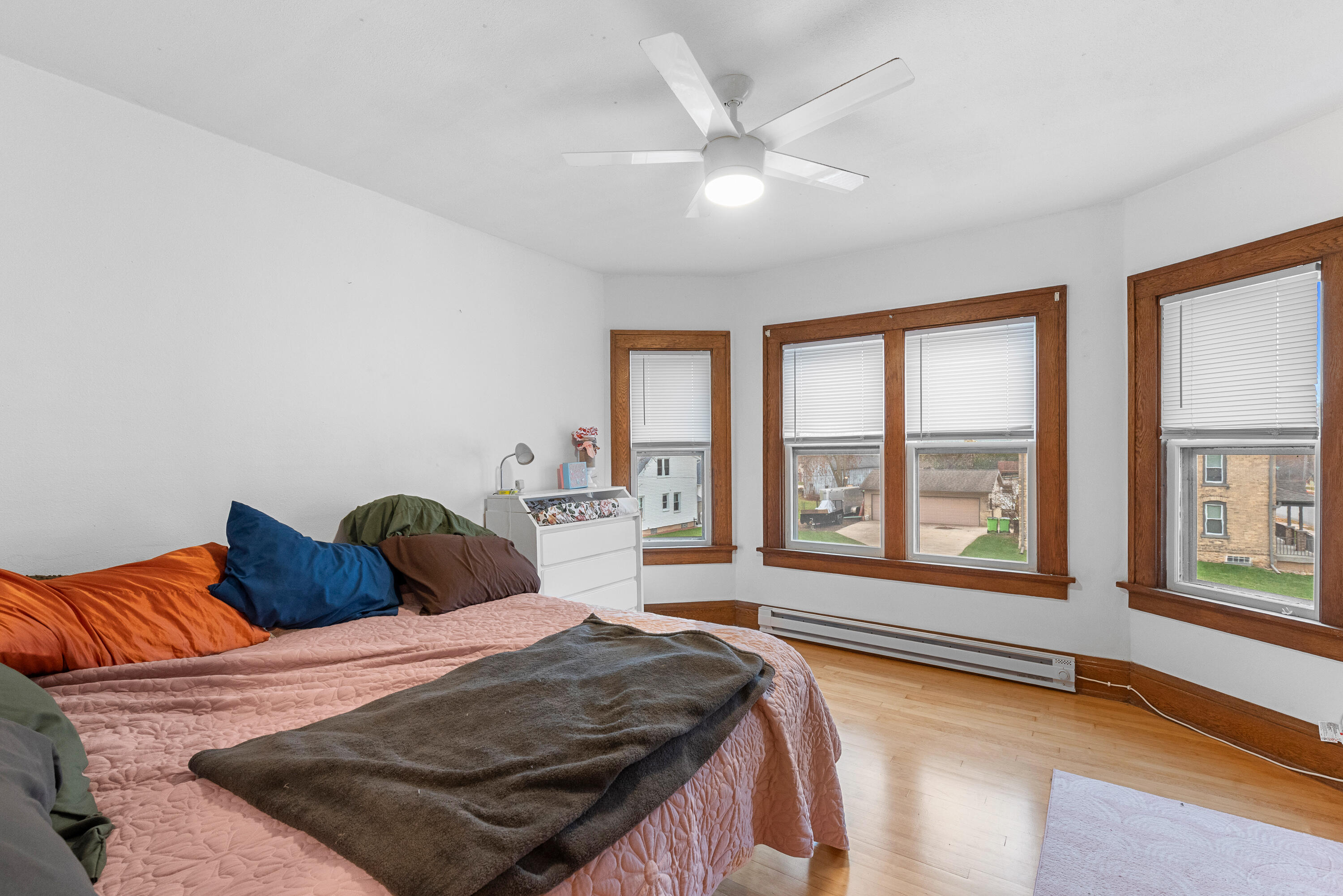 1136 Fond du lac Ave