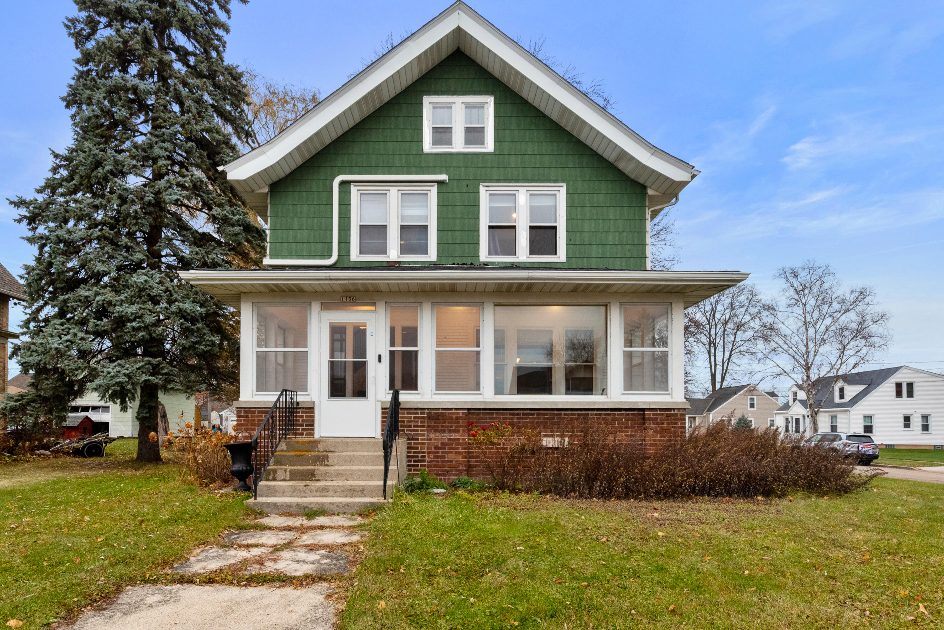 1136 Fond du lac Ave