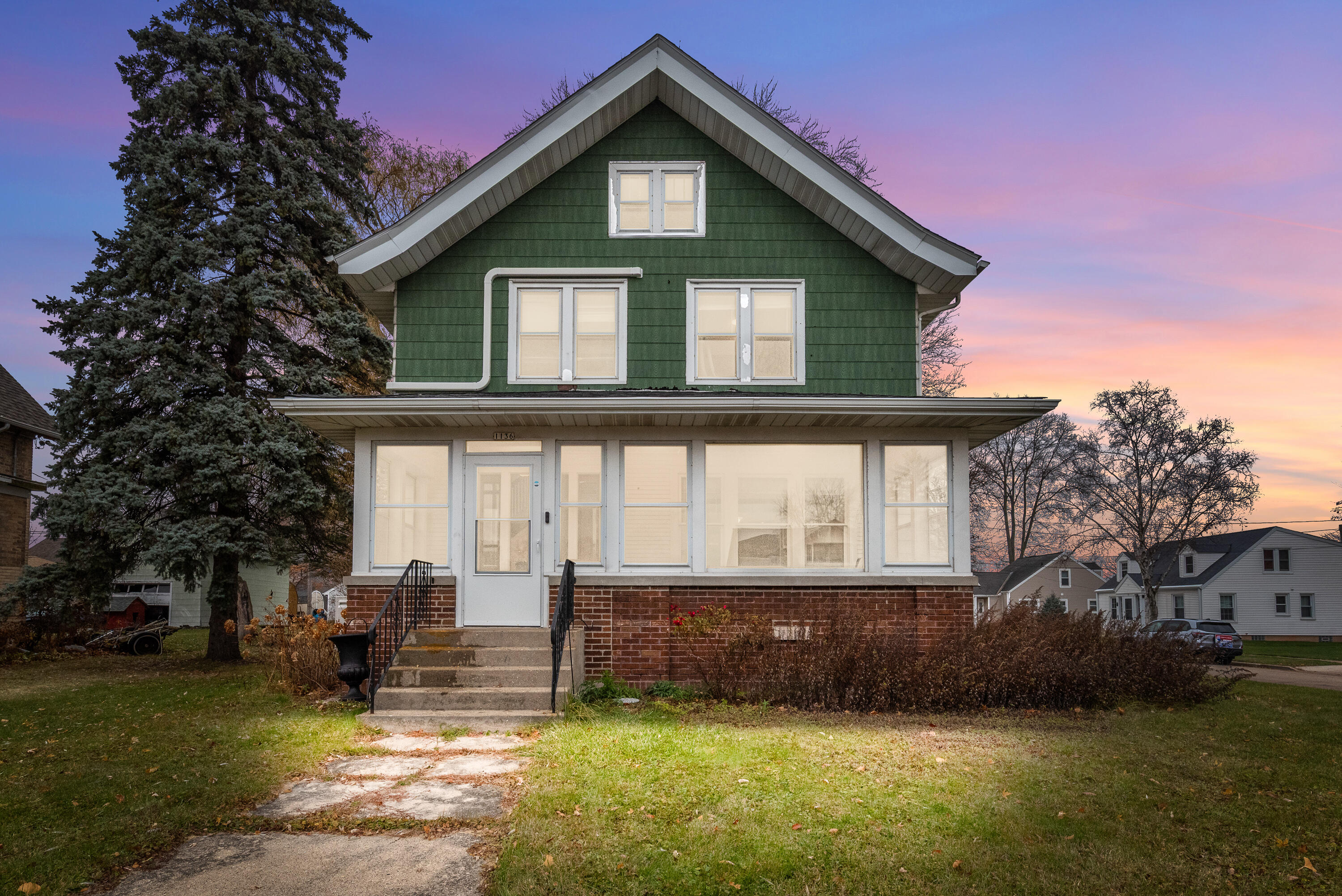 1136 Fond du lac Ave