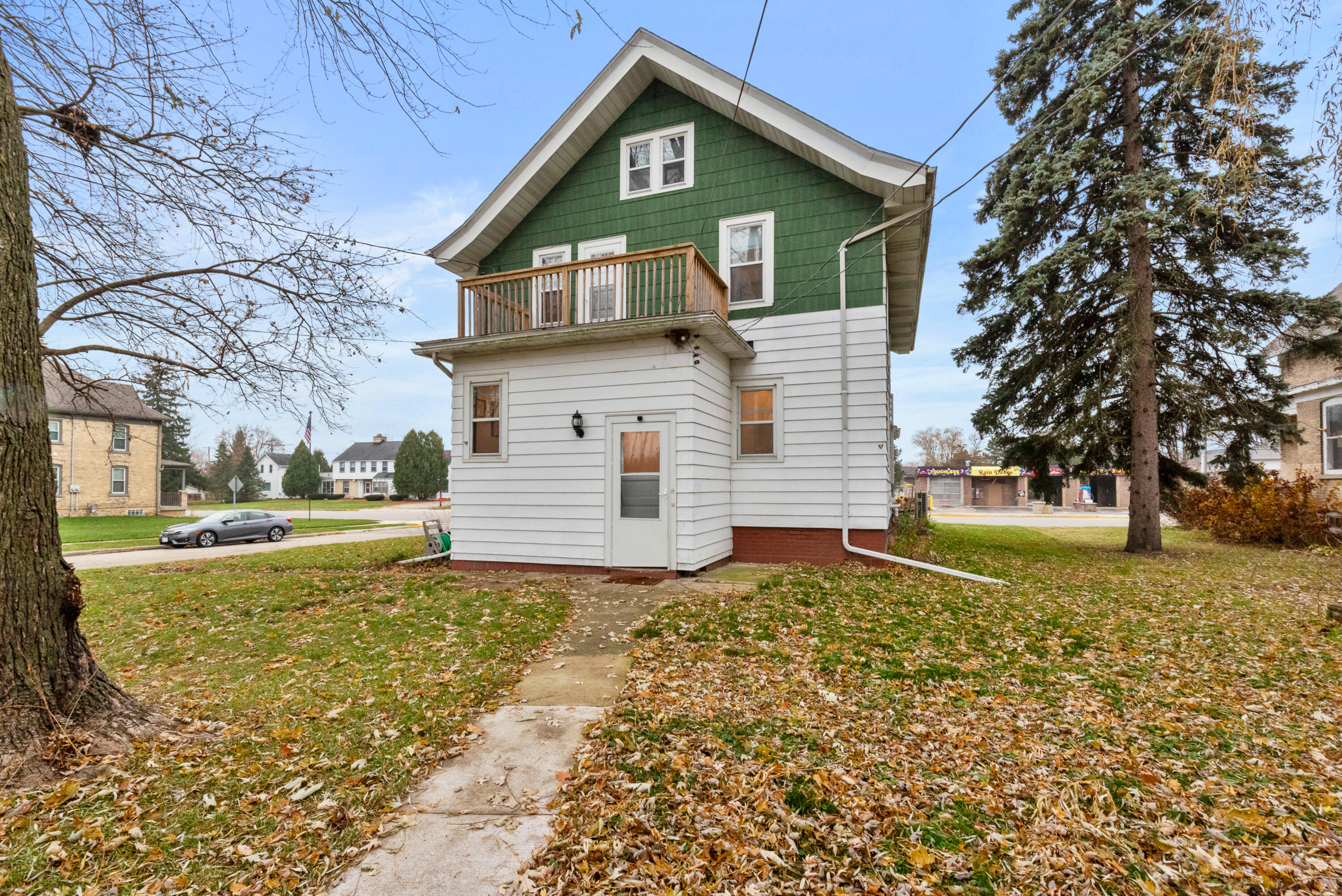 1136 Fond du lac Ave