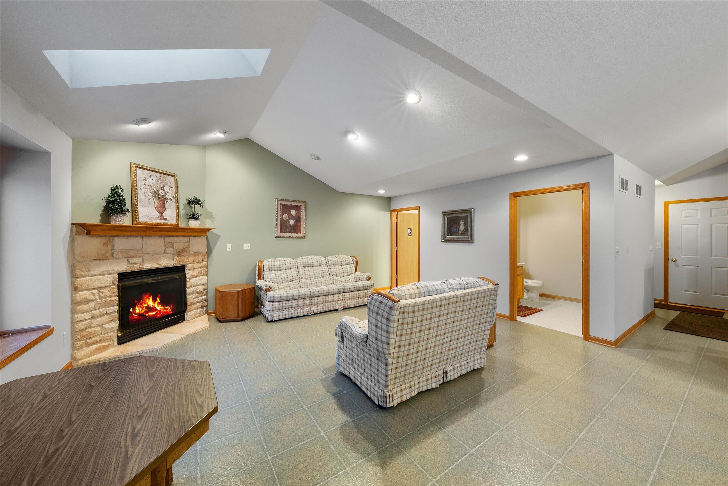 N160W18903 Oakland Dr