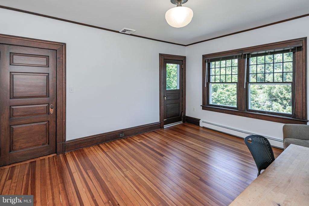 3 Evelyn Pl