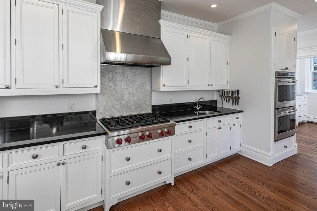 3 Evelyn Pl